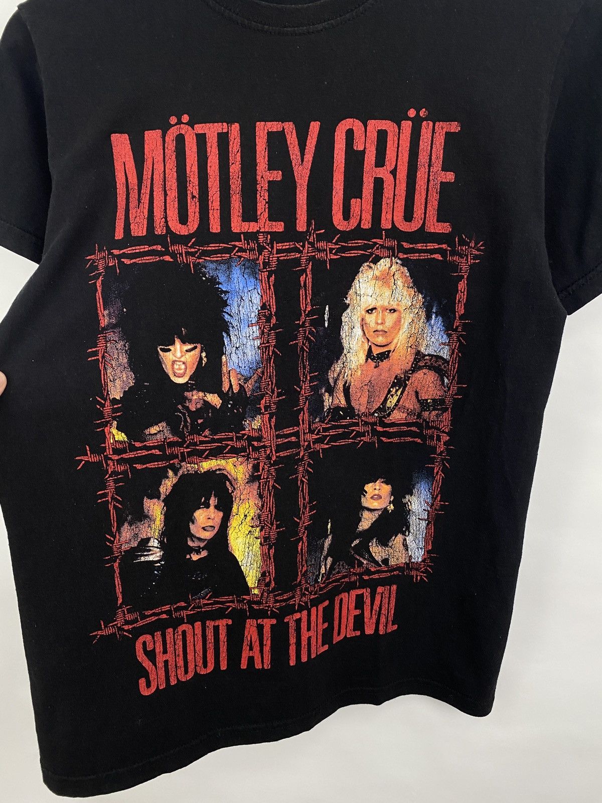 Band Tees 🇺🇸 Vintage Y2K Motley Crue Band Rock T-shirt Rare Retro Size US S / EU 44-46 / 1 - 2 Thumbnail