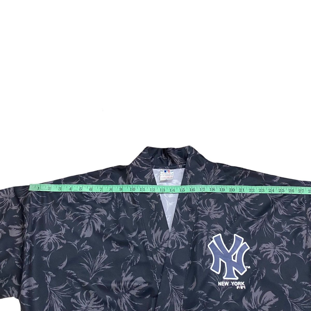 New York Yankees New York Yankees Kimono L Size Black Colour Size US L / EU 52-54 / 3 - 18 Thumbnail