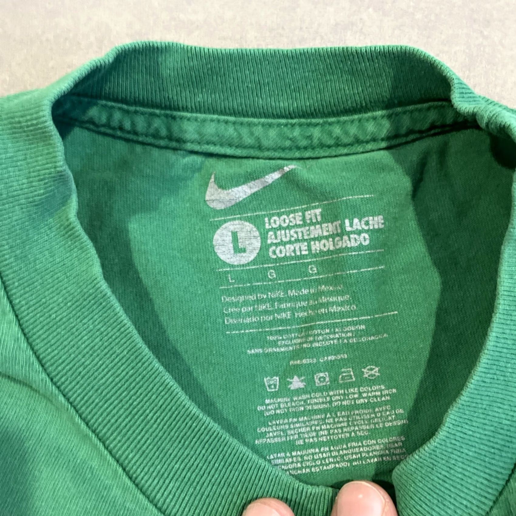 Nike VINTAGE Nike Athletic Dept. Green & Yellow T Shirt Men Large Crew Neck Short Sleeve Logo 90s Size US L / EU 52-54 / 3 - 3 Thumbnail