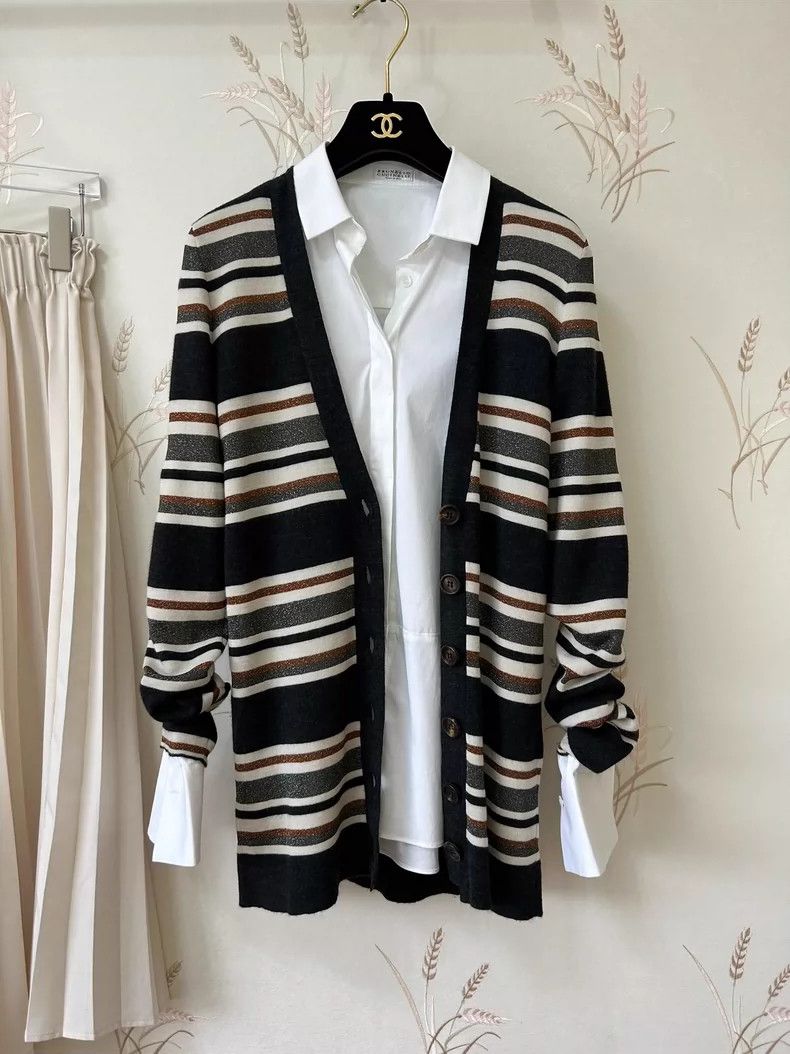 Loro Piana LORO PIANA A sky blue cashmere cardigan is worn over the t Size S / US 4 / IT 40 - 5 Thumbnail
