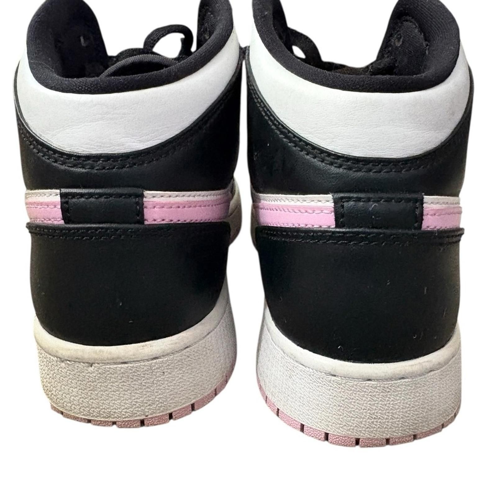 Nike Nike Air Jordan 1 Mid GS White Light Arctic Pink 555112-103 Size US 8.5 / IT 38.5 - 11 Thumbnail