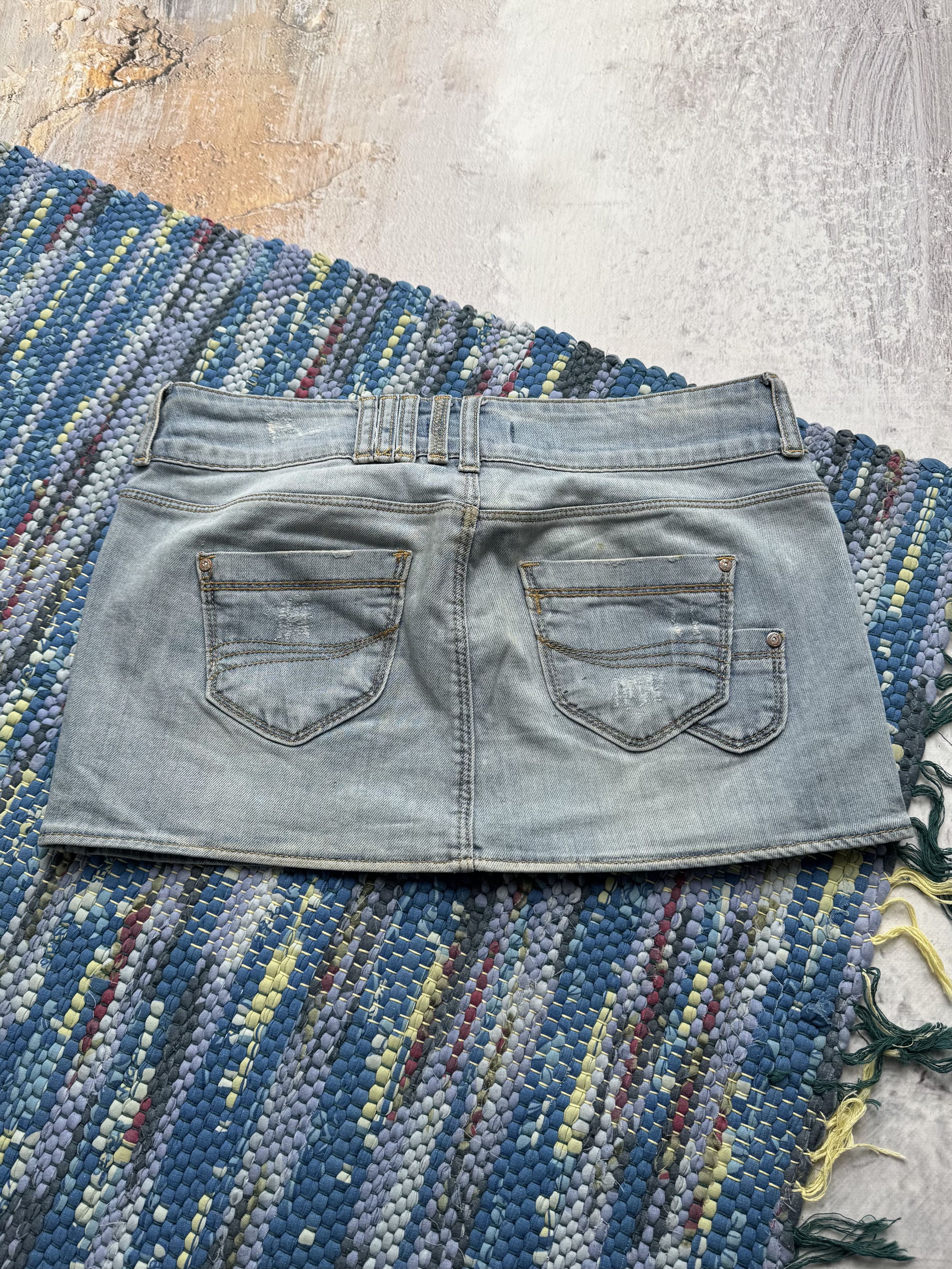 Vintage Vintage Denim Mini Skirt Low Rise Distressed Y2K Jean Skirt Size 30" / US 8 / IT 44 - 4 Thumbnail