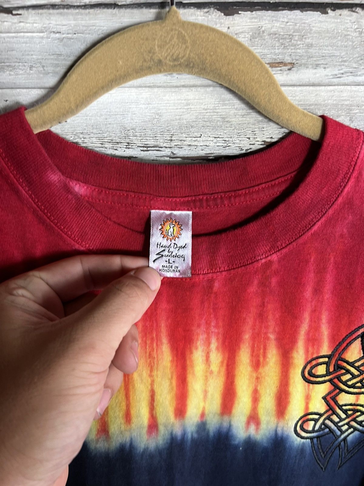 Vintage Vintage Celtic Knot Tye Dye Shirt Size US L / EU 52-54 / 3 - 4 Thumbnail