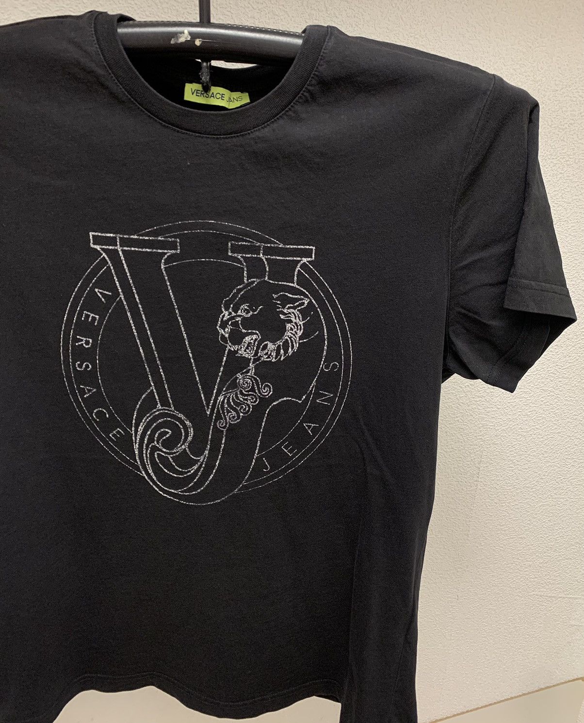 Versace Versace Jeans black big logo t-shirt M sz Size US M / EU 48-50 / 2 - 7 Thumbnail