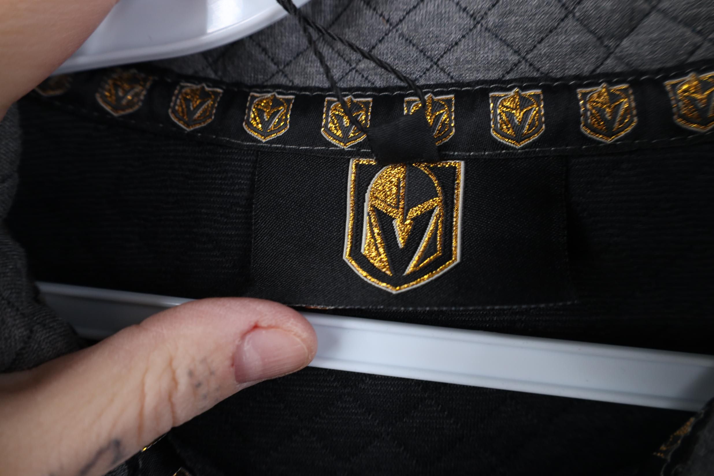Vintage New NHL Las Vegas Golden Knights Hockey Quilted Snap Sweater Size US S / EU 44-46 / 1 - 8 Thumbnail