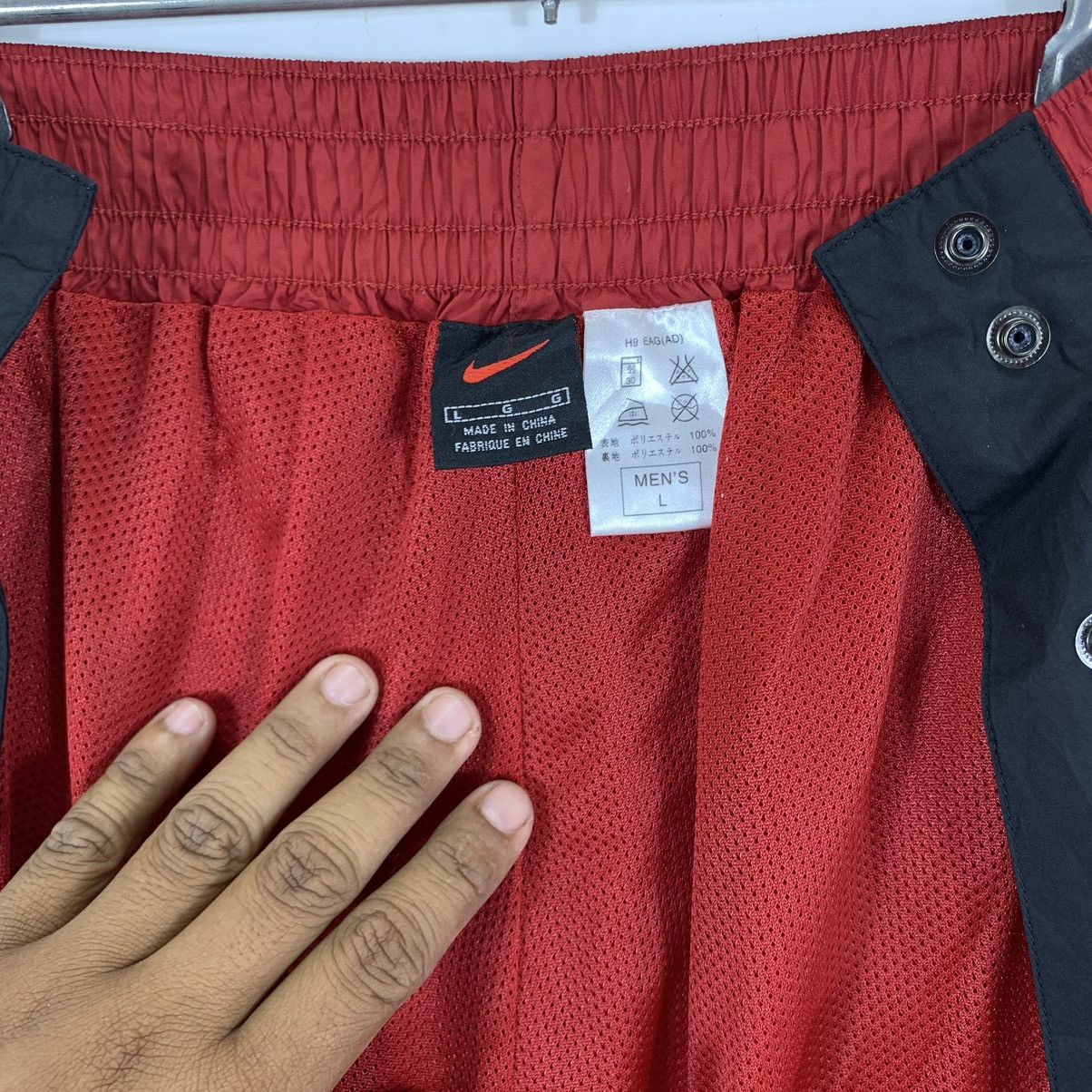 Nike 🔥🔥🔥VINTAGE NIKE SPORTSWEAR SIDE SNAP BUTTON TRACK PANT Size US 28 / EU 44 - 9 Thumbnail