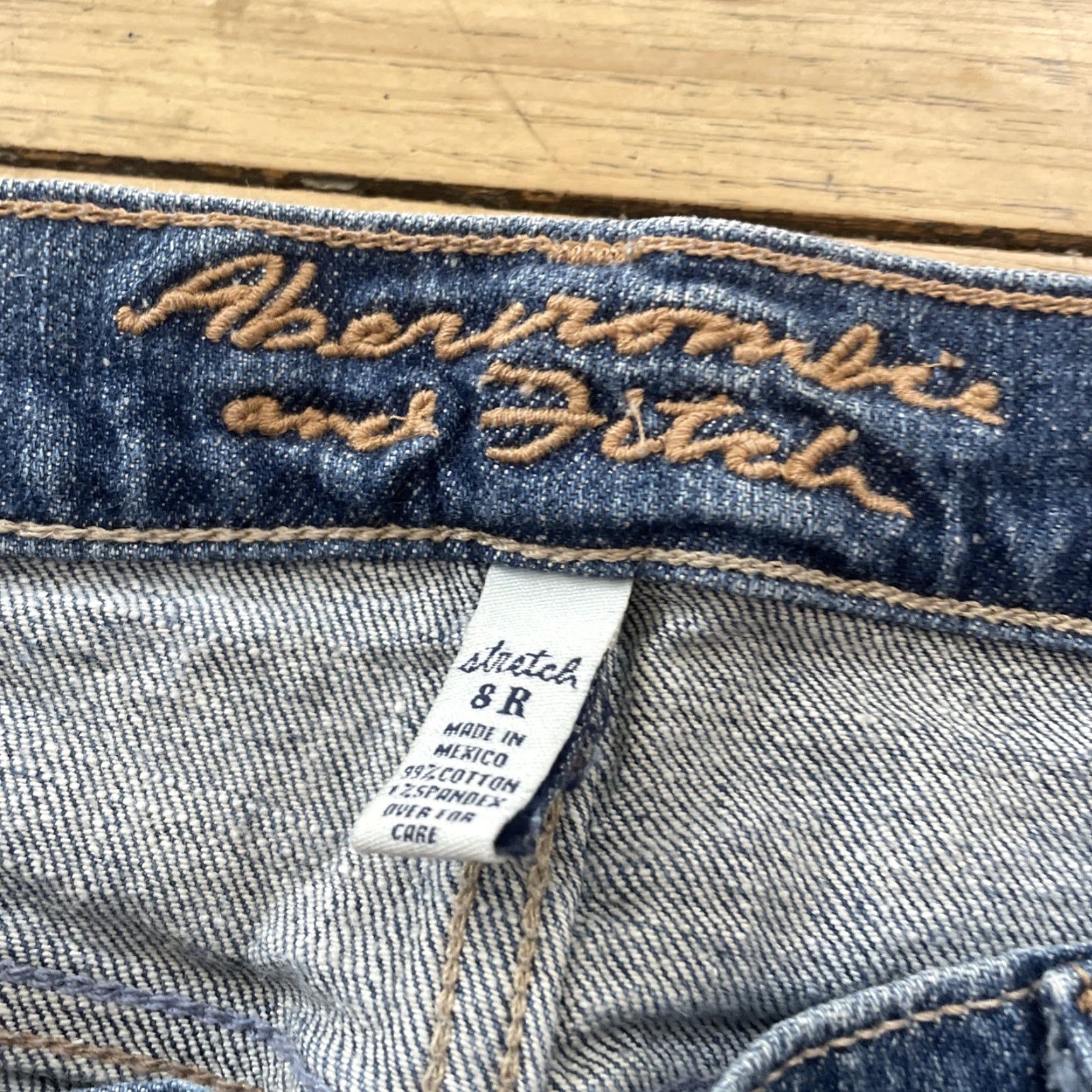 Abercrombie & Fitch VINTAGE Abercrombie & Fitch Erin Low Rise Jeans Women 8 R Vintage Y2K Rare Blue Straight Leg Jeans Size 30" / US 8 / IT 44 - 6 Thumbnail
