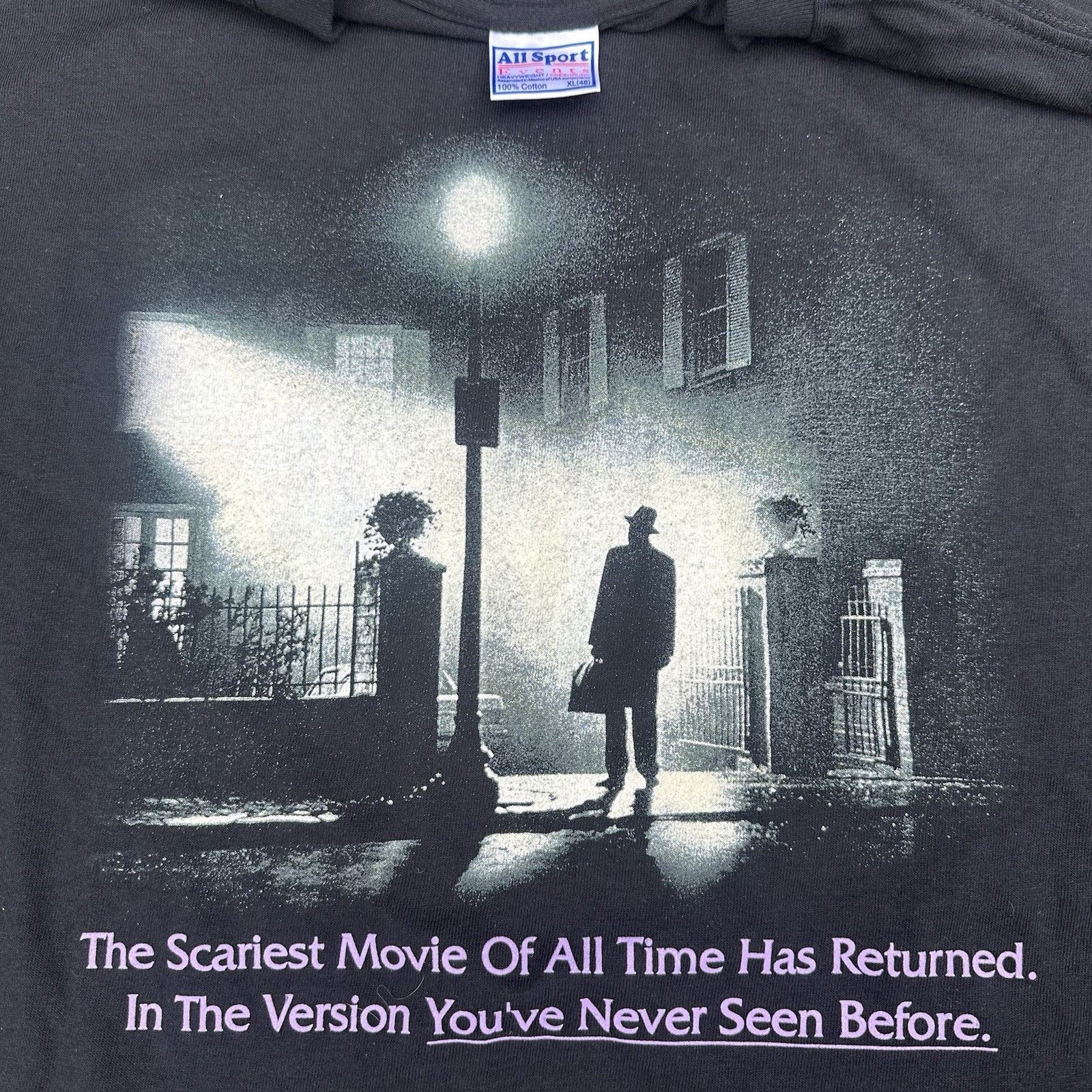 Vintage Vintage 2000 The Exorcist Tee Shirt Size XL Glow In The Dark Size US XL / EU 56 / 4 - 1 Thumbnail