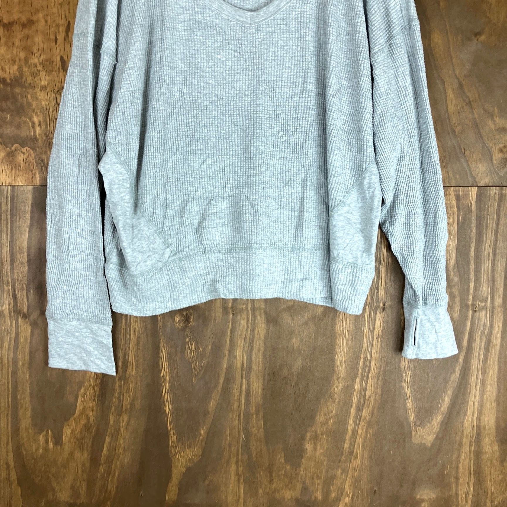 Vintage Aerie OFFLINE Shirt Gray Waffle Scoop V Neck Long Sleeve Medium Womens Size M / US 6-8 / IT 42-44 - 3 Thumbnail