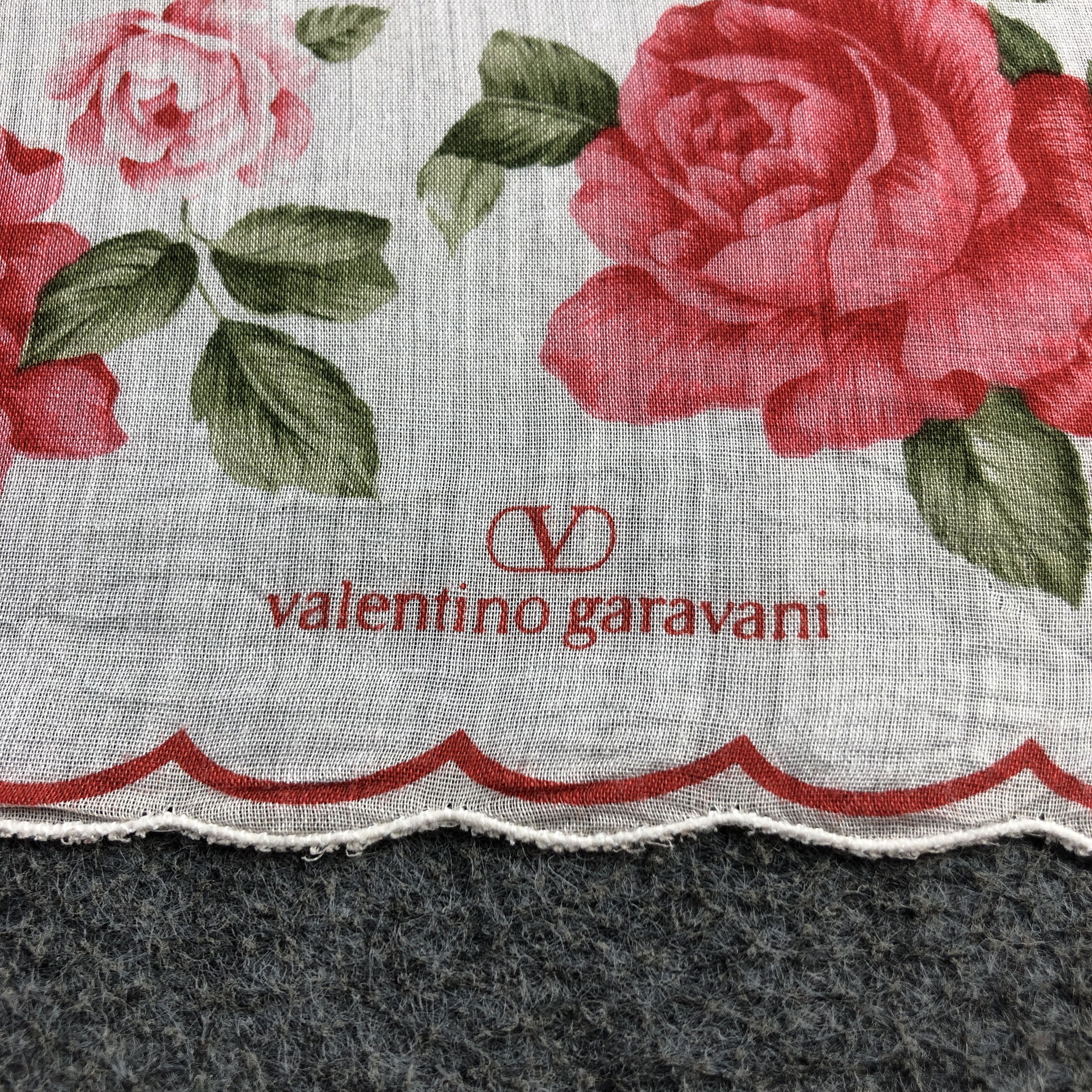 Vintage ValenTINO GarAVANI Handkerchief Neckerchief Bandana H2693 Size ONE SIZE - 4 Thumbnail
