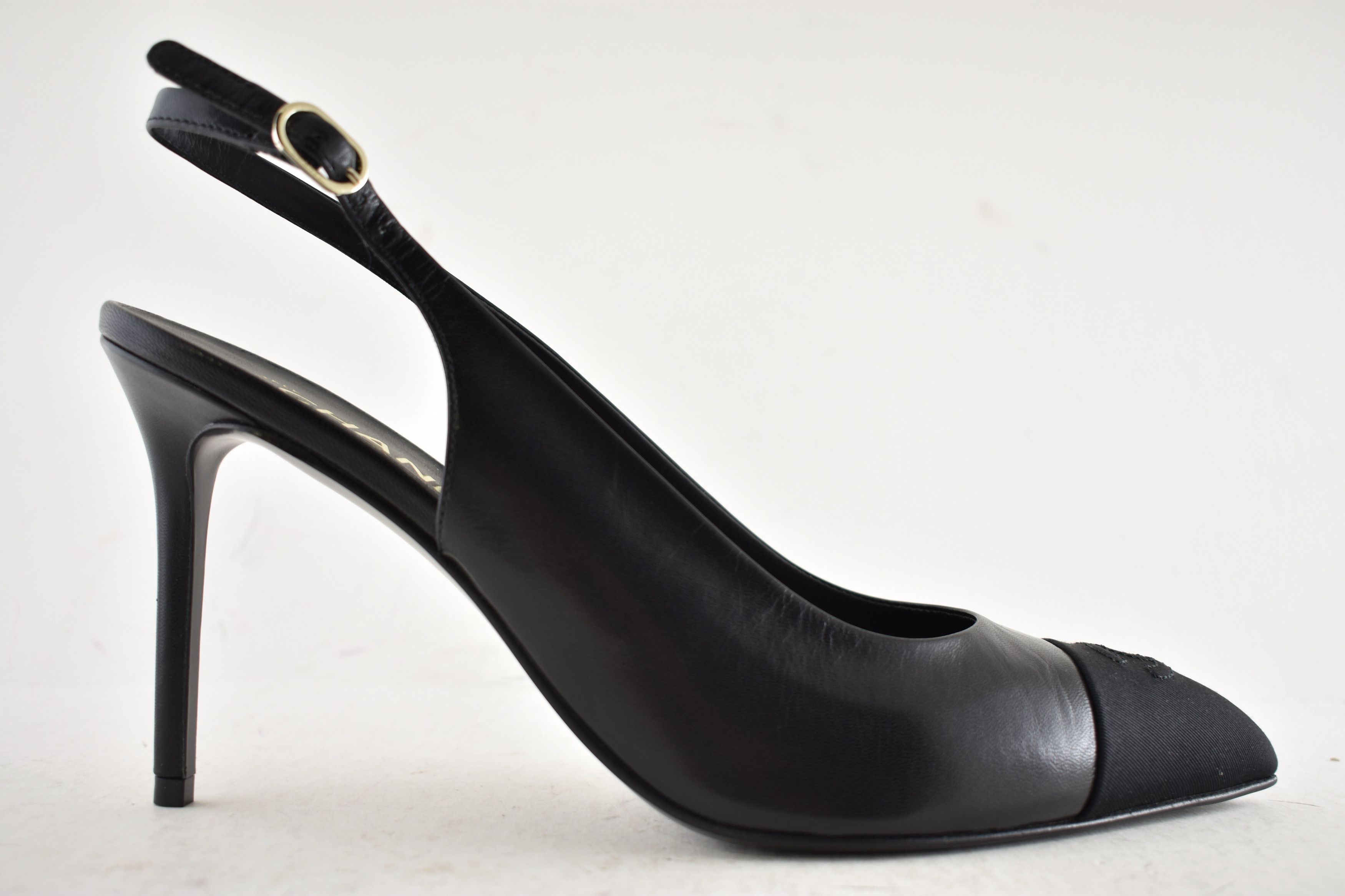 Chanel Chanel 24A Leather CC Logo Slingback Pointed Heel Pump 42 Size US 12 / IT 42 - 2 Thumbnail