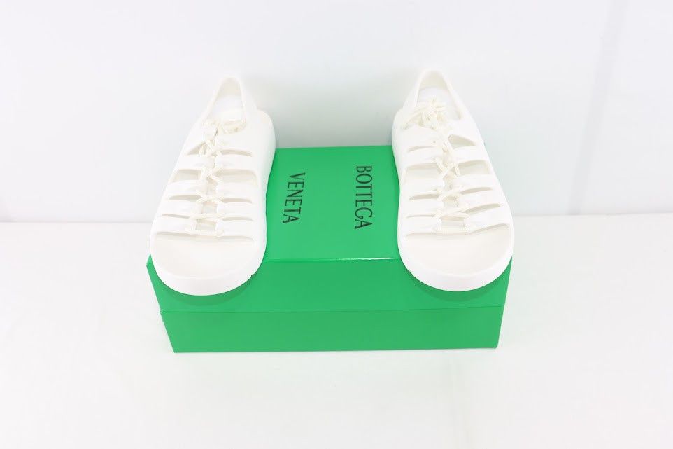 Bottega Veneta o1rshd1 Gel Rubber Jelly Sandal in Chalk Size US 7 / EU 40 - 13 Thumbnail
