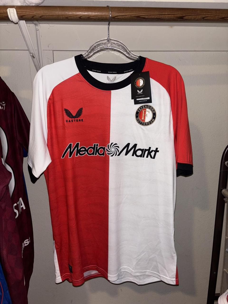 Castore 24/25 Gimenez Feyenoord Home Kit Size US L / EU 52-54 / 3 - 1 Thumbnail