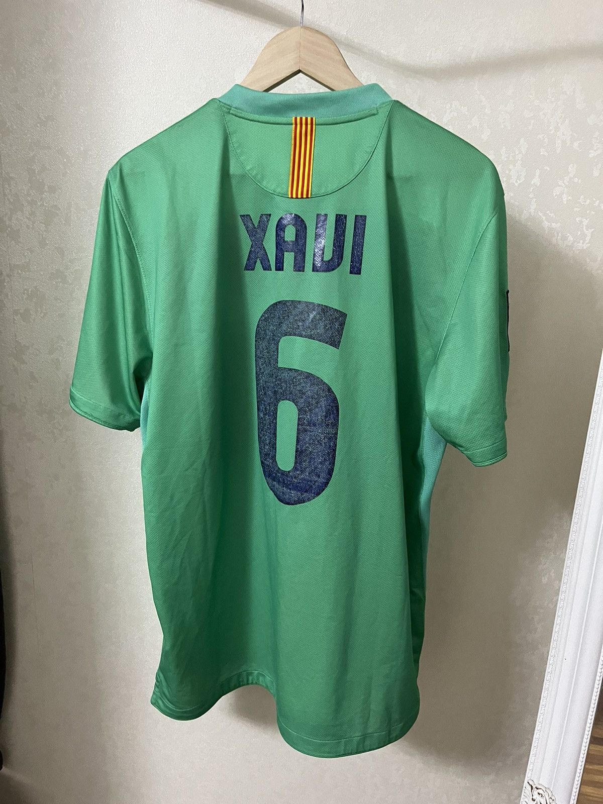 Other Nike Barcelona Away Vintage 10/11 #6 Xavi Jersey Size US XL / EU 56 / 4 - 2 Thumbnail