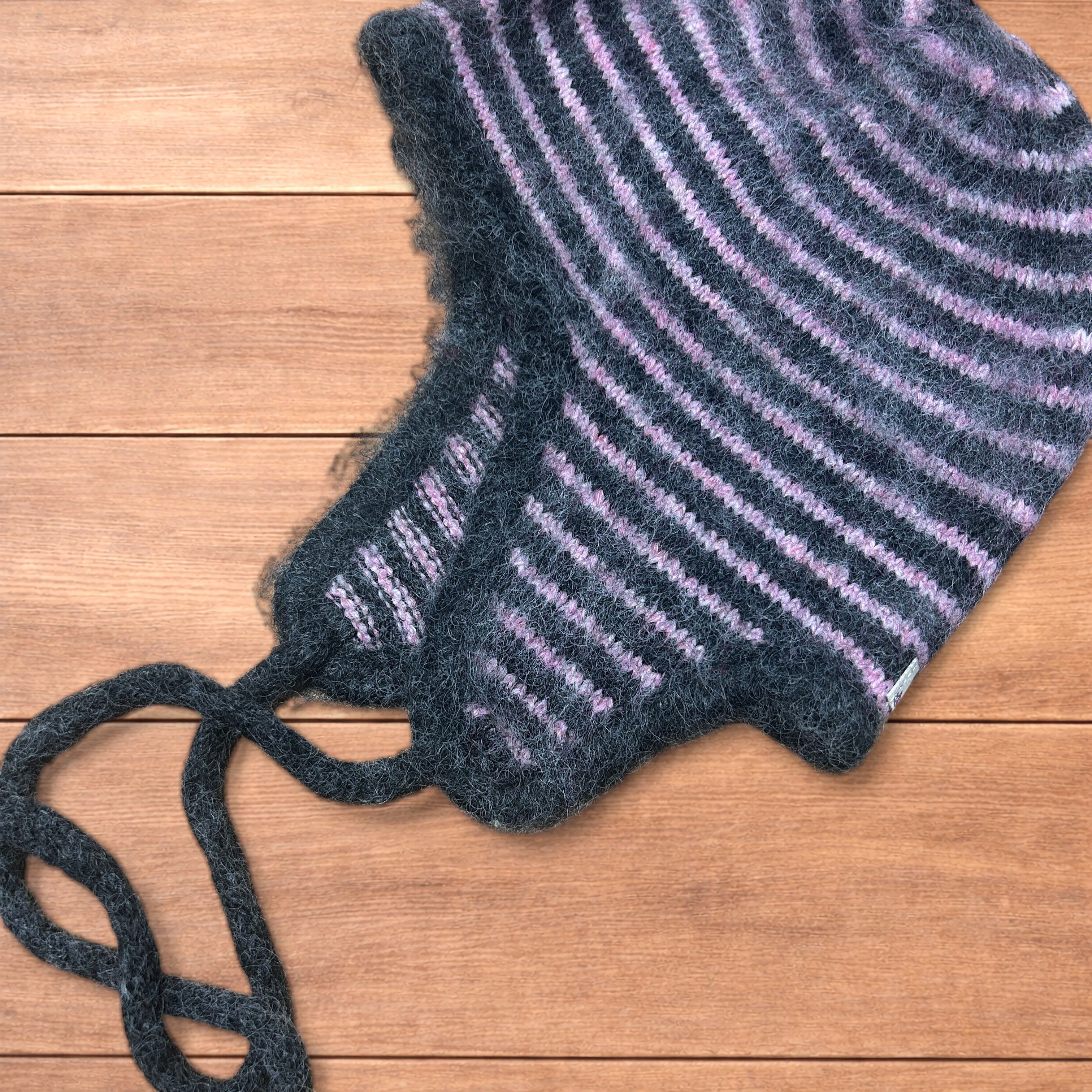Japanese Brand Vintage style knitted ear flap bonnet in pink/grey stripes. Size ONE SIZE - 2 Thumbnail