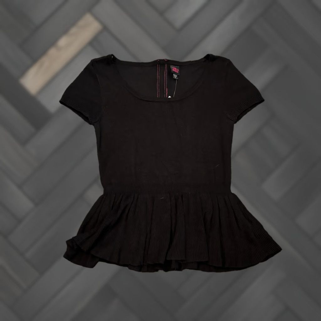Bebe NWT Bebe Peplum Top Womens Medium Black Short Sleeve Stretch Casual 2B Blouse Jerseys Womens M Black Y2K Size M / US 6-8 / IT 42-44 - 1 Thumbnail