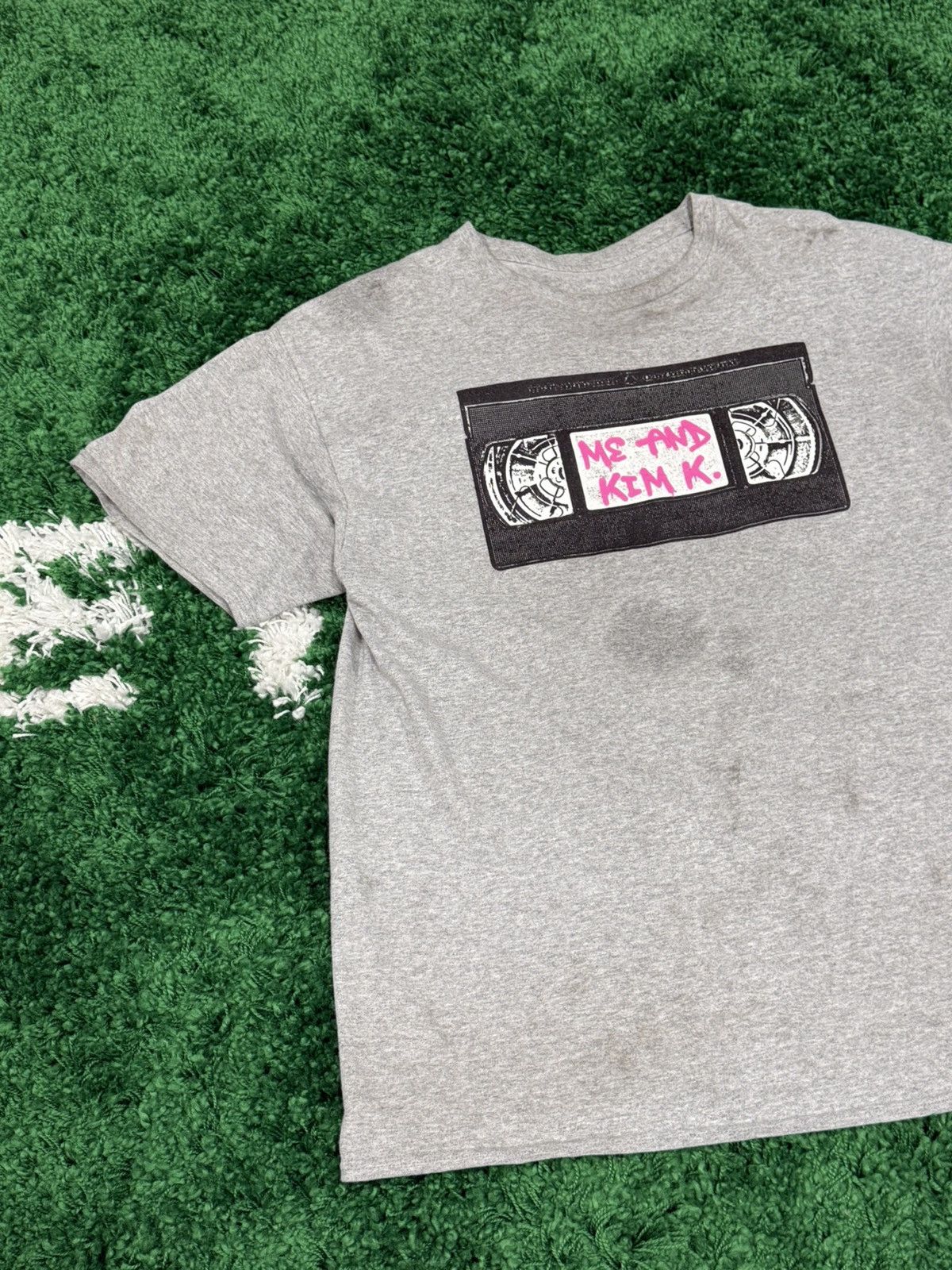 Gildan Vintage Worn Kim Kardashian Porn Tape Tee VHS XL Size US XL / EU 56 / 4 - 2 Thumbnail