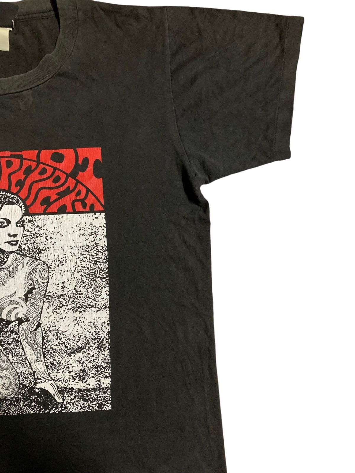 Band Tees × Vintage vintage red hot chili peppers Size US M / EU 48-50 / 2 - 4 Thumbnail