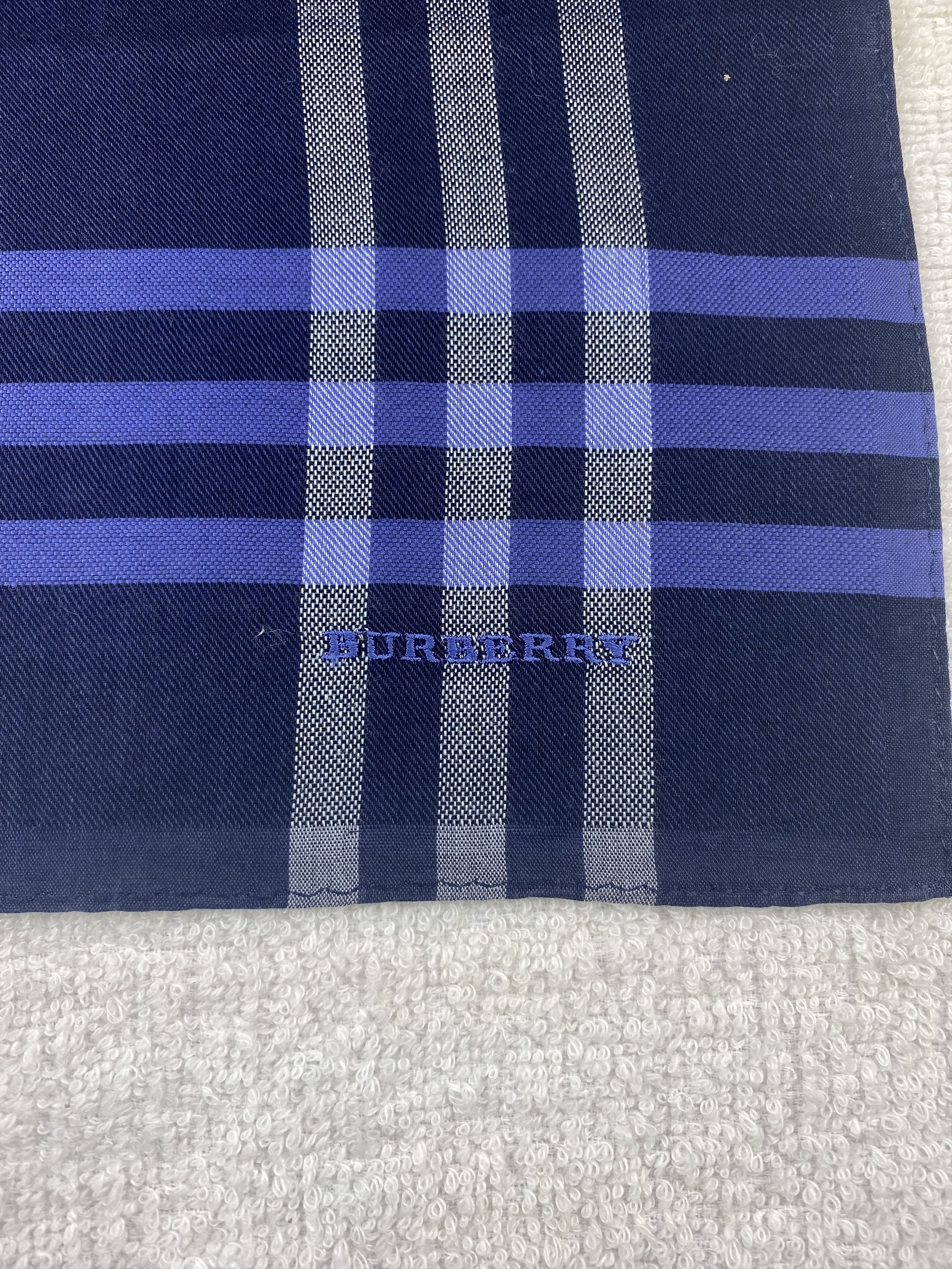 Burberry Burberry Handkerchief / Bandana / Neckerchief Size ONE SIZE - 5 Thumbnail