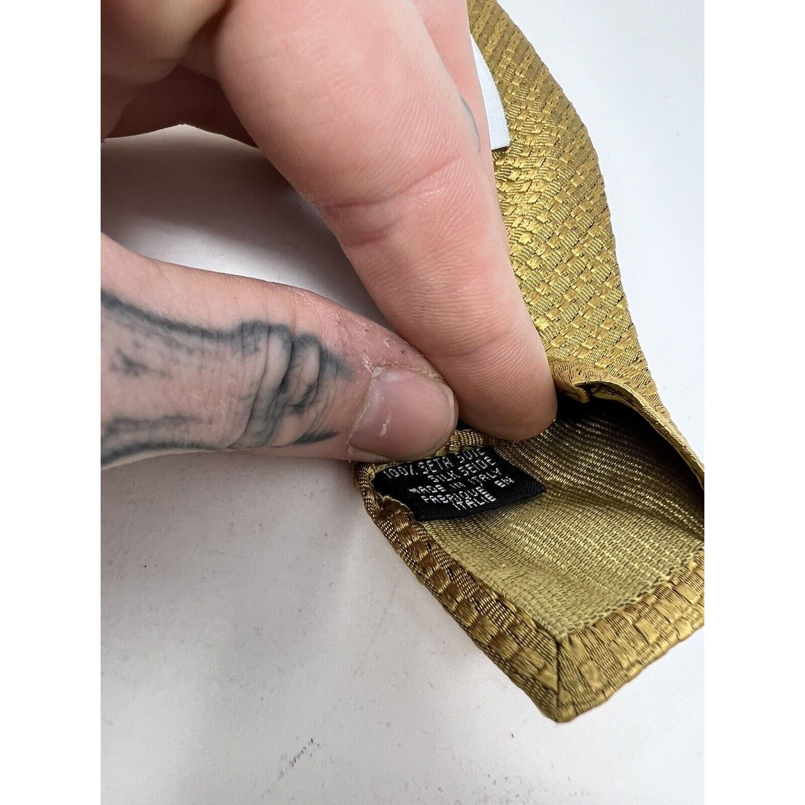 Vintage Dolce and Gabbana Cravatte Tie Gold Silk Blend Logo Italy Size ONE SIZE - 5 Thumbnail