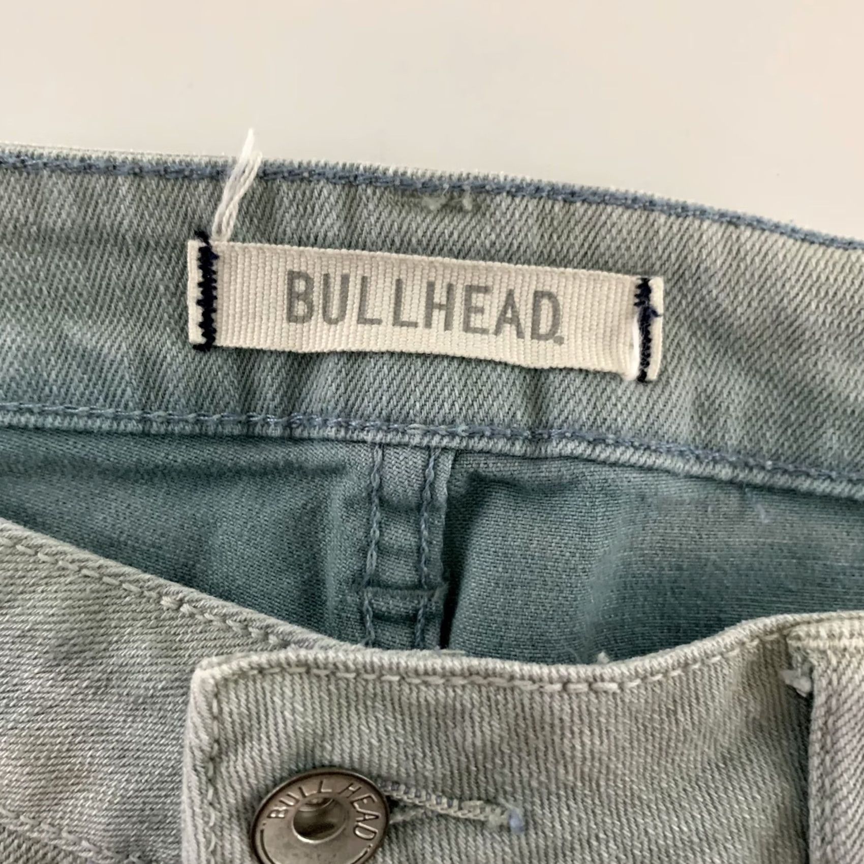 Vintage Bullhead Distressed Denim Light Wash Blue Shorts Women's 7 Cotton Spandex Blend Denim Shorts Bullhead Women 7 Blue XS? Size 28" / US 6 / IT 42 - 2 Thumbnail