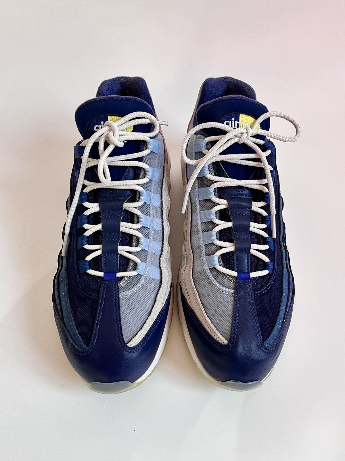 Nike Nike Air Max 95 “Day and Night” Size US 11 / EU 44 - 2 Thumbnail