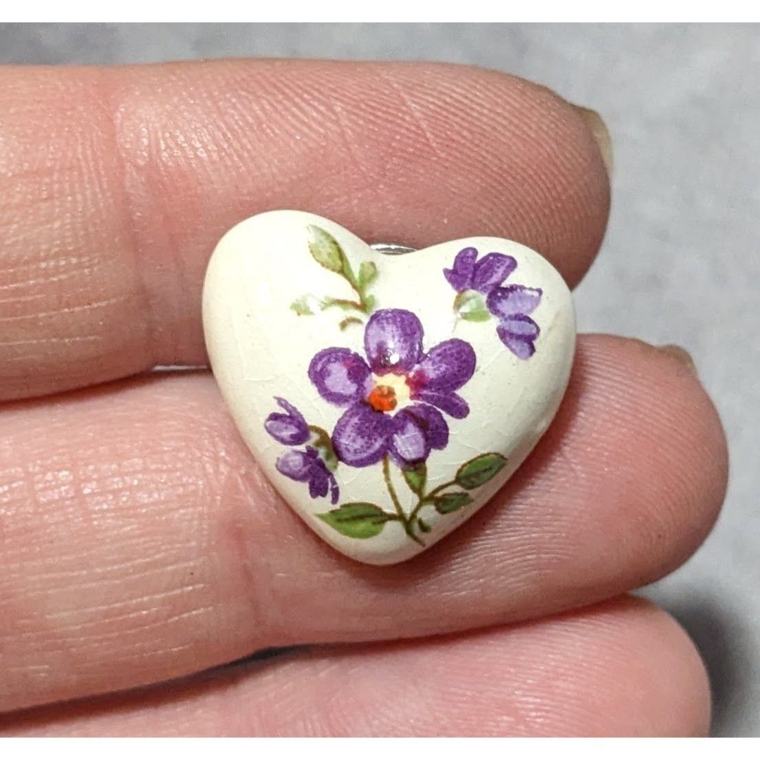 Other Vintage Cottagecore Ceramic White and Purple Floral Heart La Size ONE SIZE - 5 Thumbnail