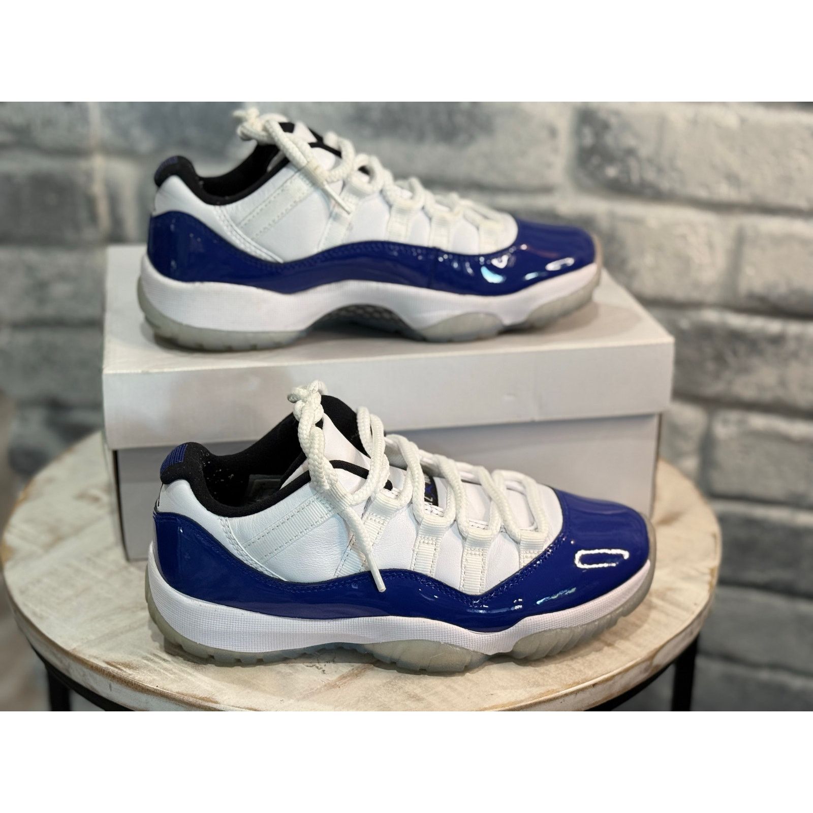 Jordan Brand Jordan 11 Retro Low White Concord Size 4.5m 6w AH7860-199 Size US 6 / IT 36 - 1 Thumbnail