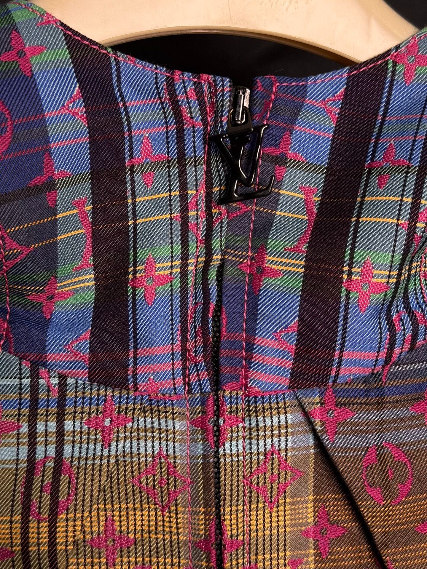 Louis Vuitton colorful checkered hooded jacket by Louis Vuitton Size US M / EU 48-50 / 2 - 2 Thumbnail