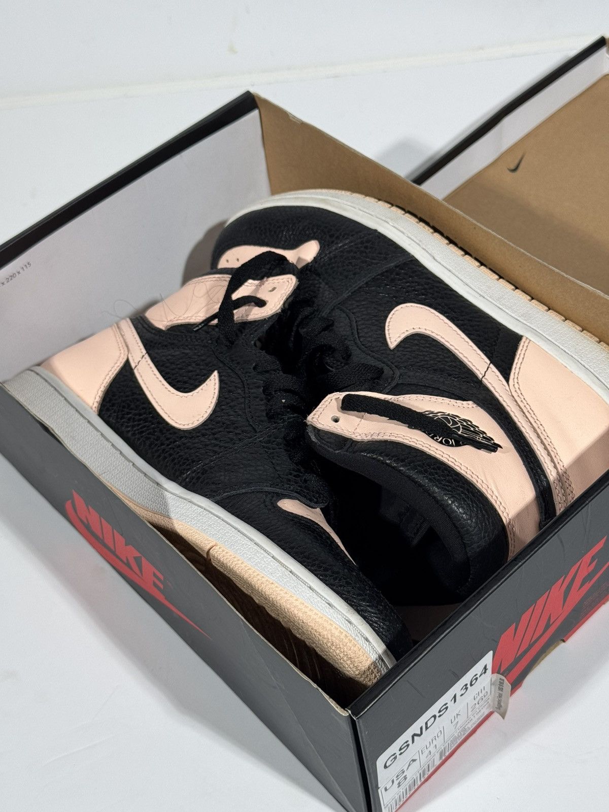Jordan Brand × Nike Jordan 1 Retro High Black Crimson Tint Size US 8 / EU 41 - 3 Thumbnail