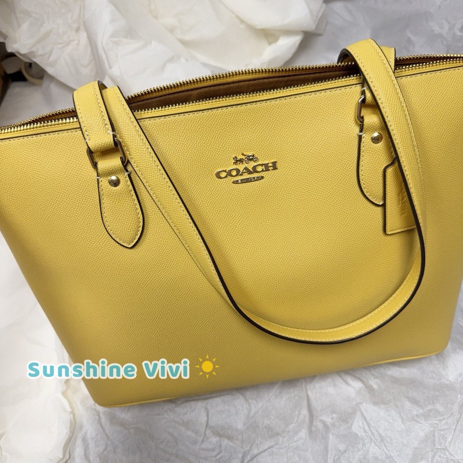 Coach NWT Coach Leather Gallery Tote Bag Leather Yellow cv402 Size ONE SIZE - 2 Thumbnail
