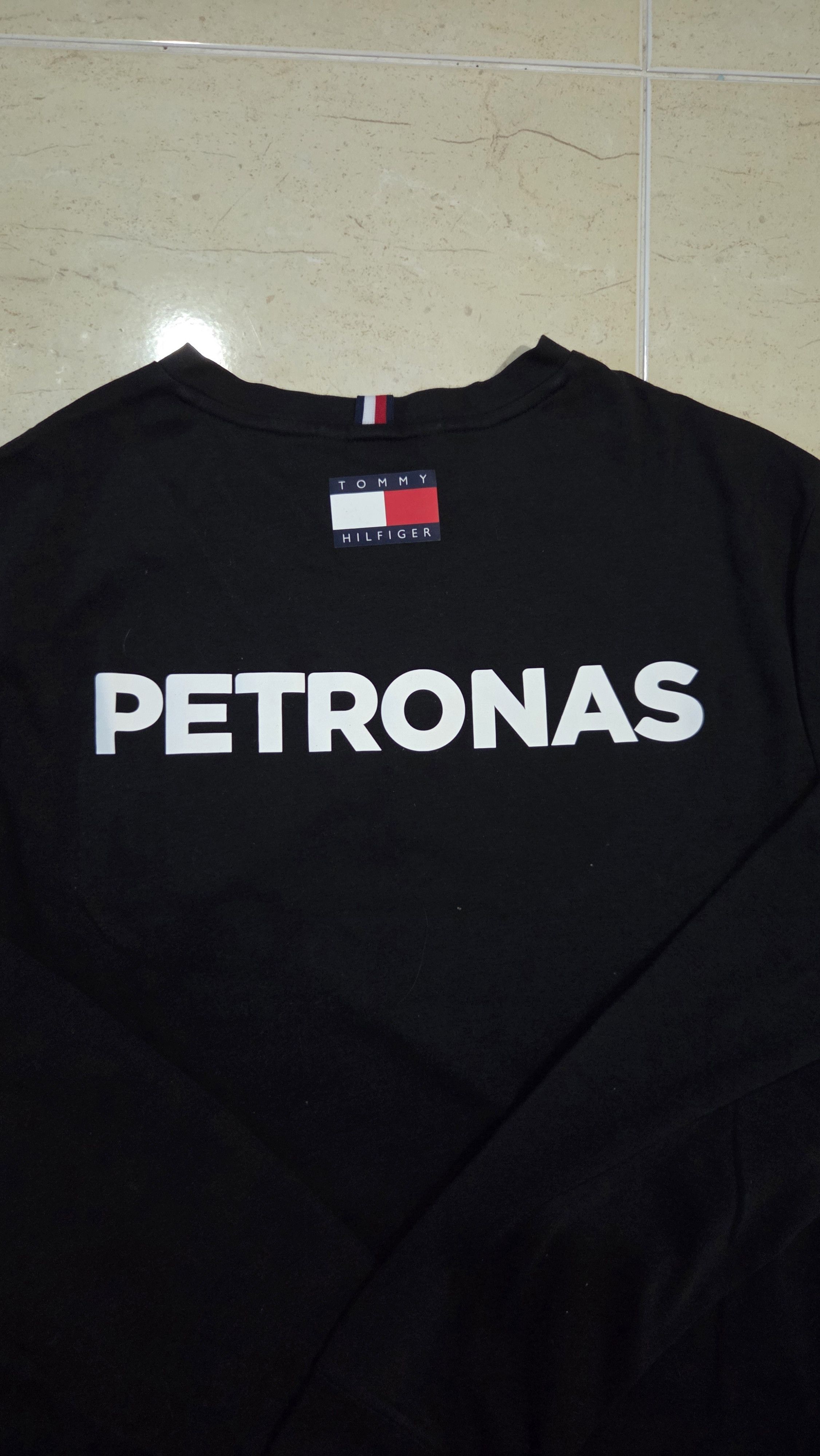 Tommy Hilfiger Lewis Hamilton Personal Driver Tee Mercedes-AMG PETRONAS F1 Size US M / EU 48-50 / 2 - 8 Thumbnail
