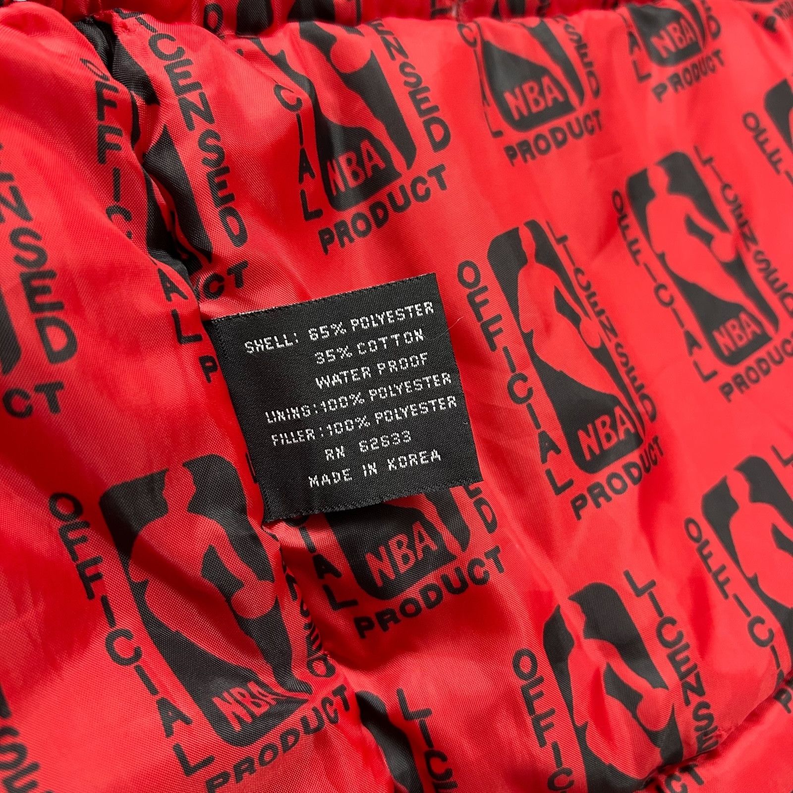 NBA VTG 90s NBA CHICAGO BULLS PRO PLAYER PUFFER JACKET COAT Size US L / EU 52-54 / 3 - 8 Thumbnail
