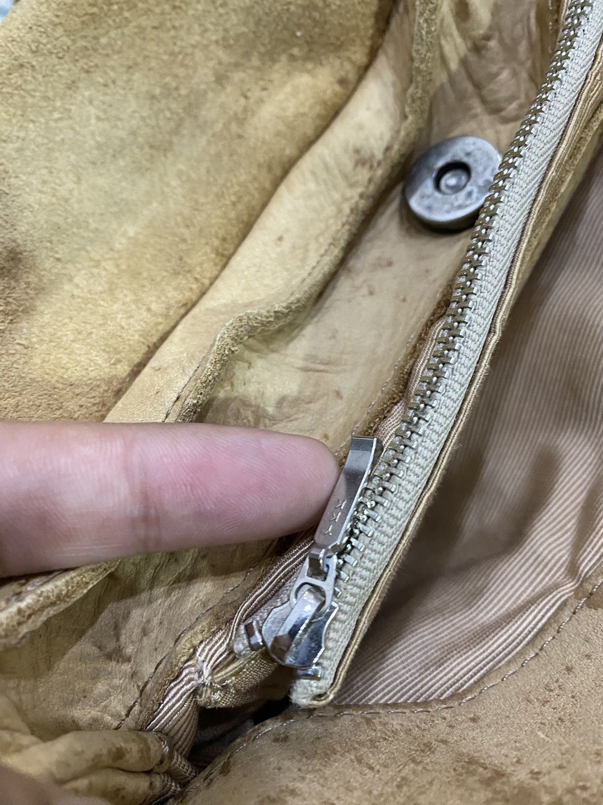 Jean Paul Gaultier Jean Paul Gaultier Raw Calf Leather Crossbody Bag Size ONE SIZE - 13 Thumbnail