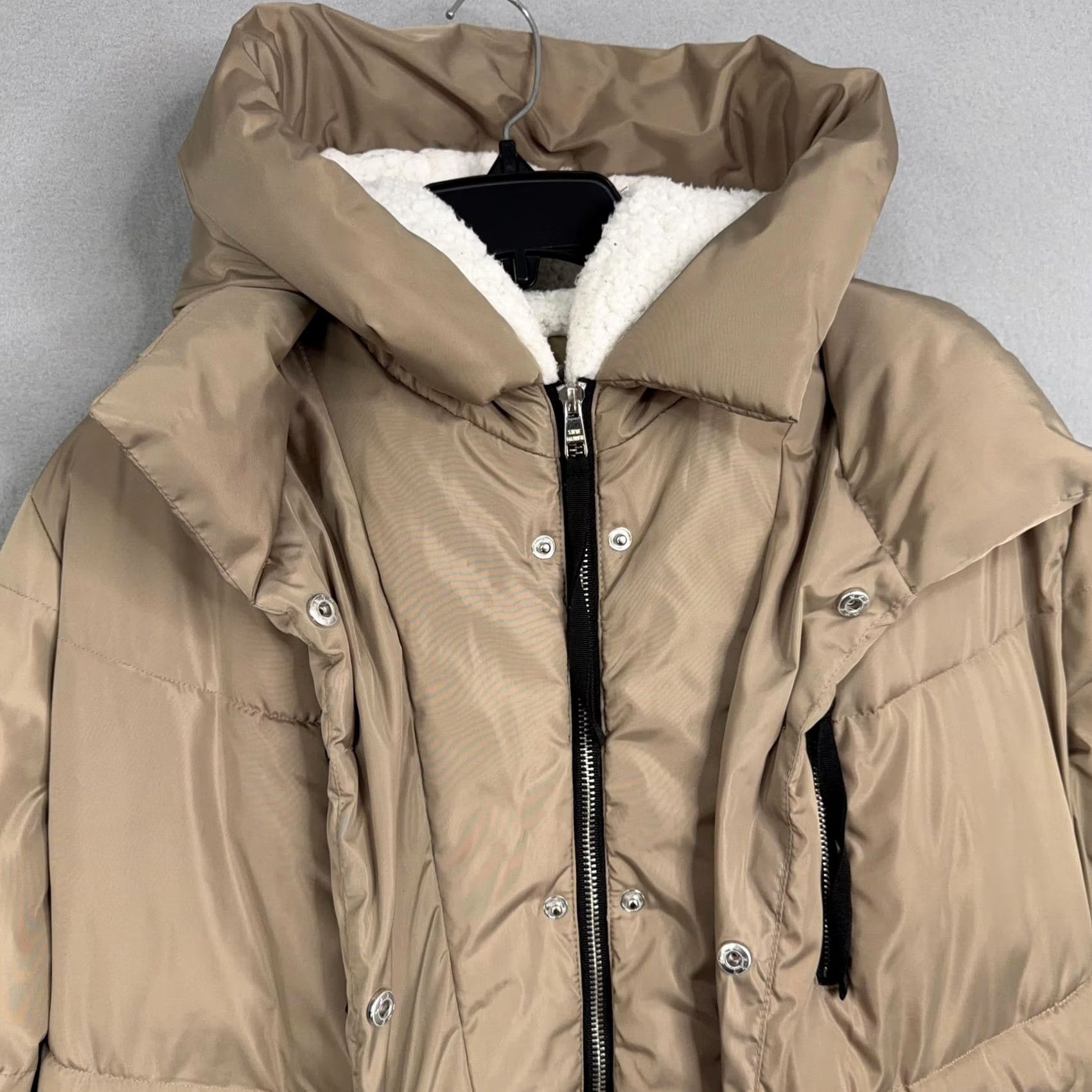 Steve Madden Steve Madden Coat Womens Medium Beige Puffer Hooded Sherpa Lined Zip Pockets Jacket Coat Size M / US 6-8 / IT 42-44 - 2 Thumbnail