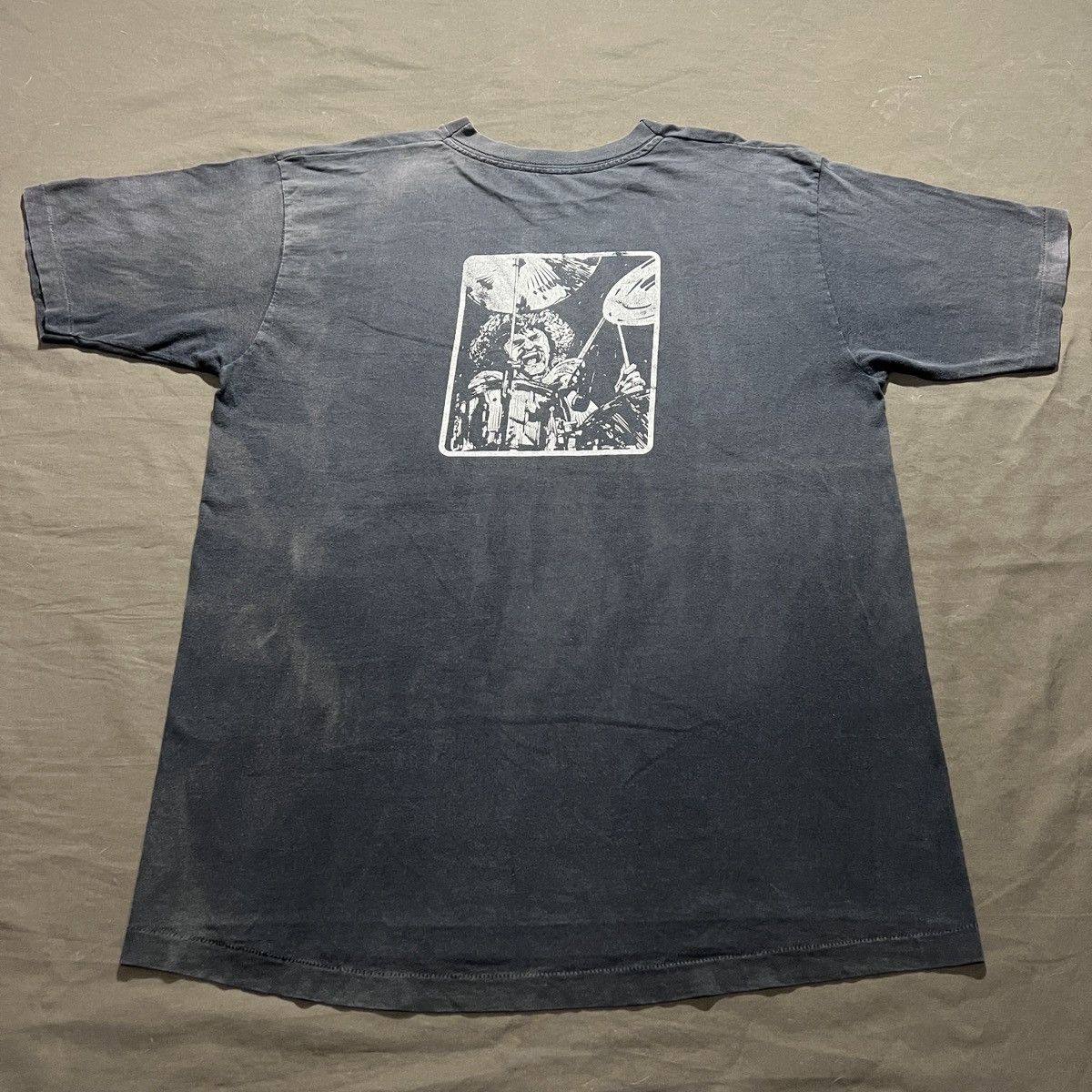 Band Tees Vintage 90s Don Brewer drummer rock Aquarian Faded Thrashed Size US XL / EU 56 / 4 - 2 Thumbnail
