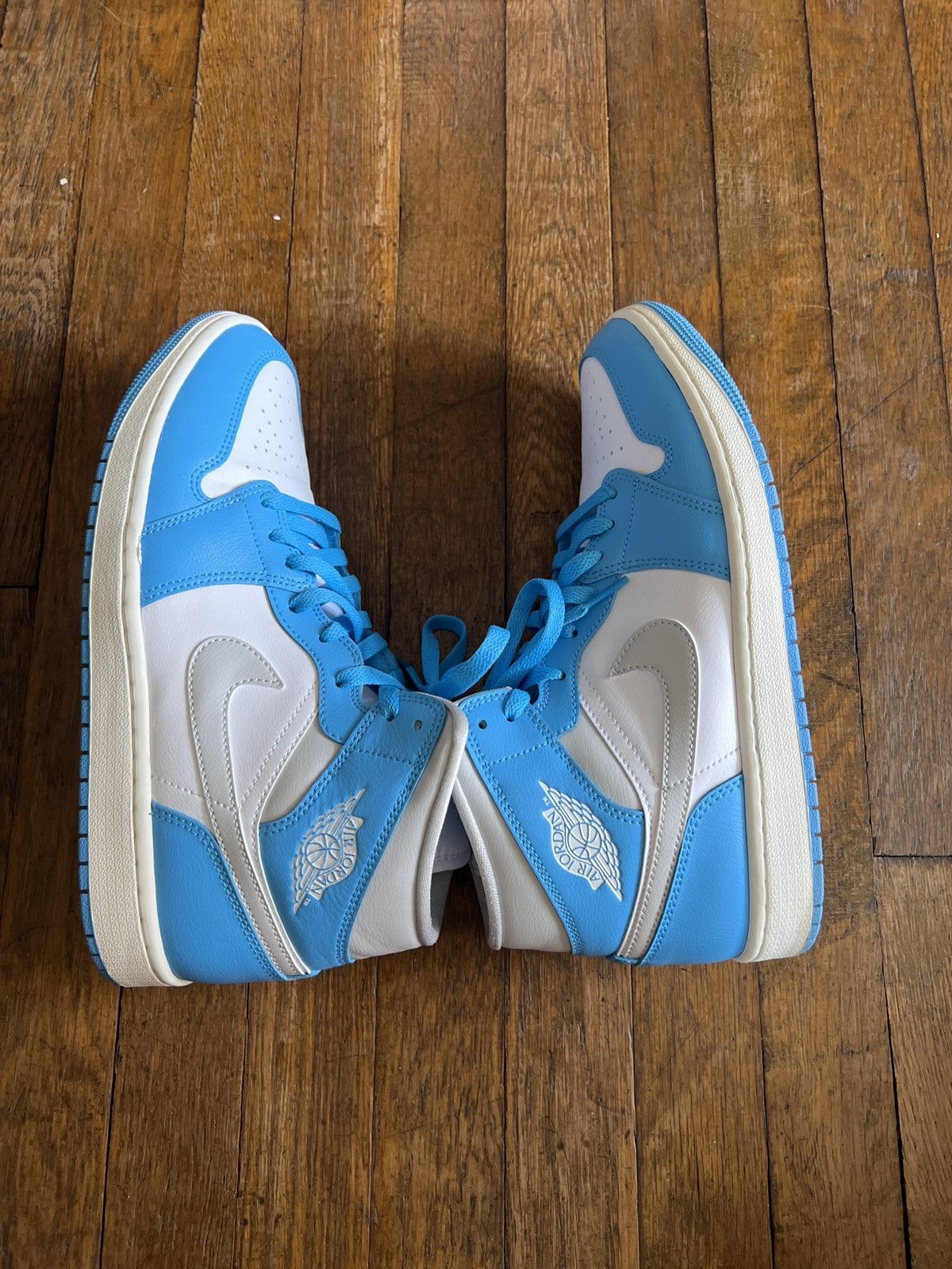 Jordan Brand Jordan Retro 1 Mids Size US 9.5 / EU 42-43 - 3 Thumbnail