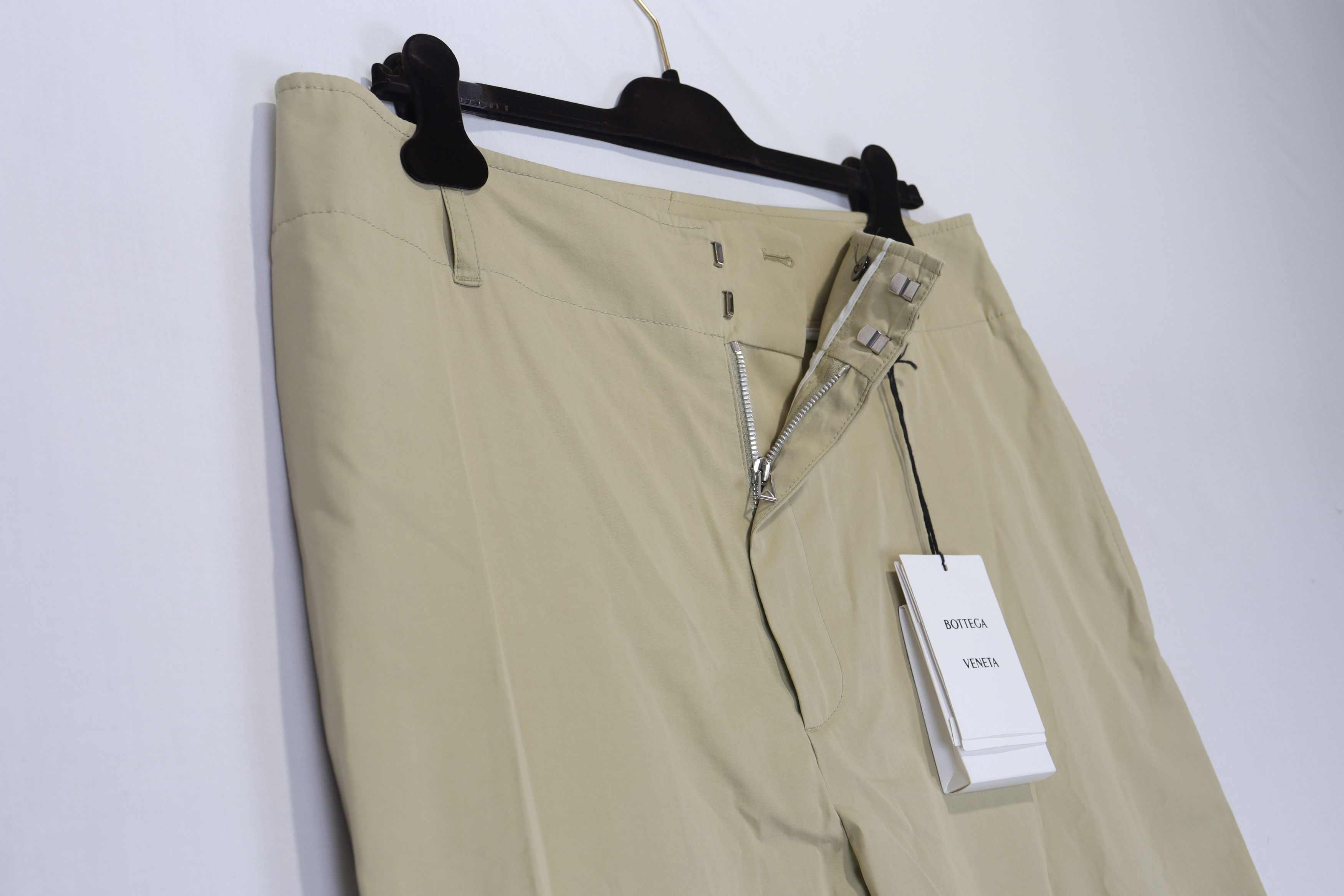 Bottega Veneta o1rshd11223 Adjust Back Stretch Pant in Beige / Travertine Size US 36 / EU 52 - 8 Thumbnail