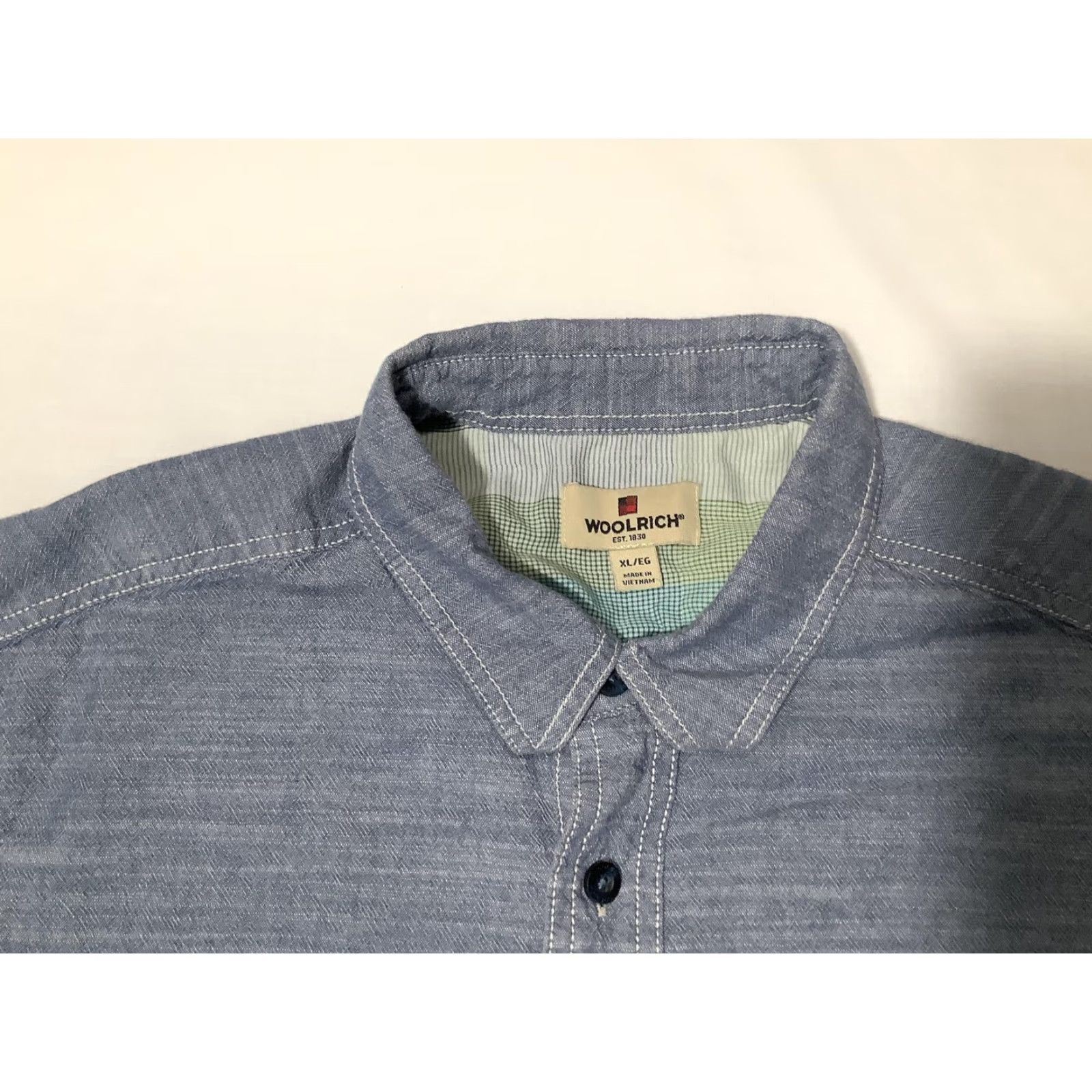 Vintage Woolrich Shirt Mens XL Blue Short Sleeve Button Front Chambray Cotton Size US XL / EU 56 / 4 - 4 Thumbnail