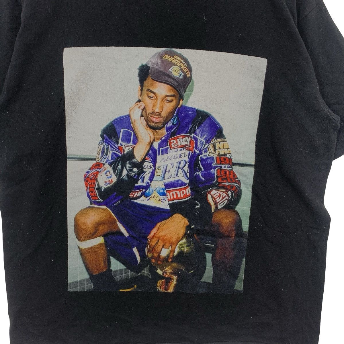 Vintage Vintage KOBE BRYANT 2001 Champion Nostalgic Graphic Tee Size US L / EU 52-54 / 3 - 6 Thumbnail