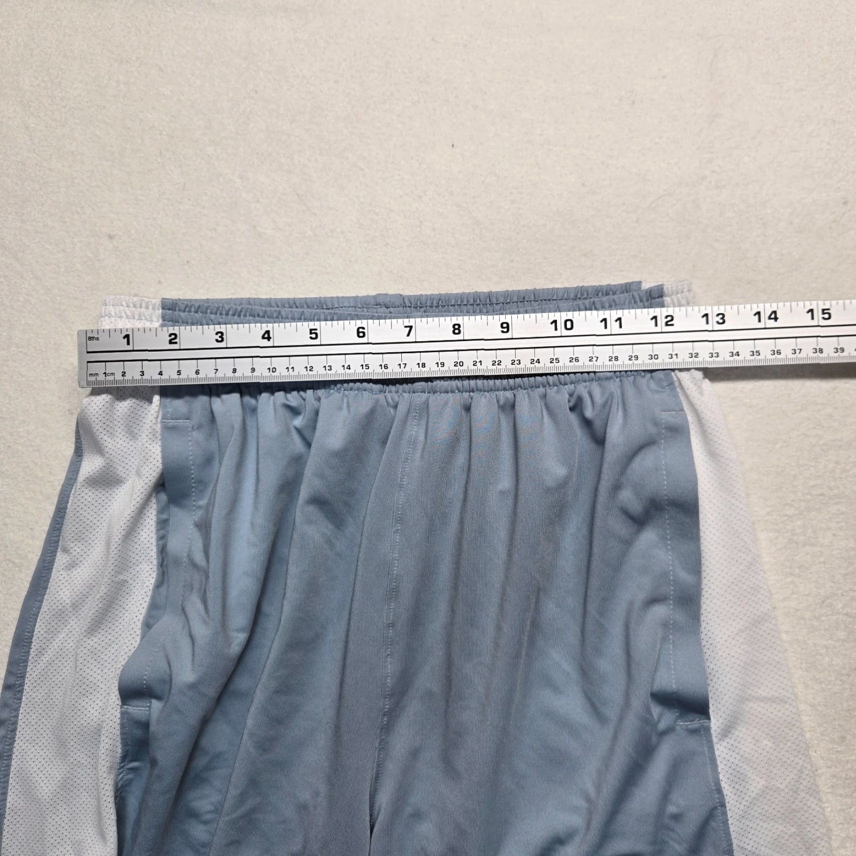 Under Armour Under Armour Athletic Gym Shorts Blue White Adult Women Size S Small Shorts Women Blue Athletic Size 28" / US 6 / IT 42 - 5 Thumbnail
