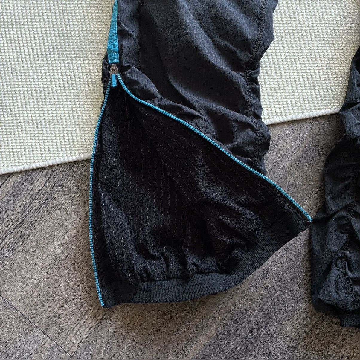 Lululemon Lululemon Run Track N Field Pants Lined Ankle Zip Pants Size 27" / US 4 / IT 40 - 3 Thumbnail
