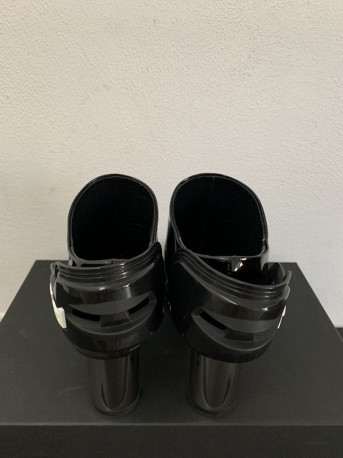 1017 ALYX 9SM Alyx Black Vernice Aw Moto Heel Size US 7 / IT 37 - 15 Thumbnail