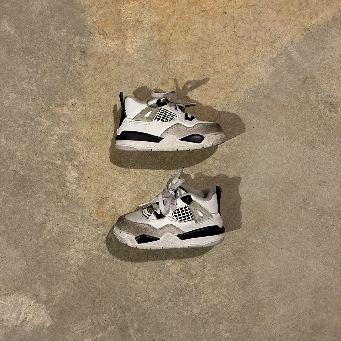 Jordan Brand × Nike Air Jordan 4 Retro Military Black TD 2022 US 7C Size US 5 / EU 37 - 1 Thumbnail