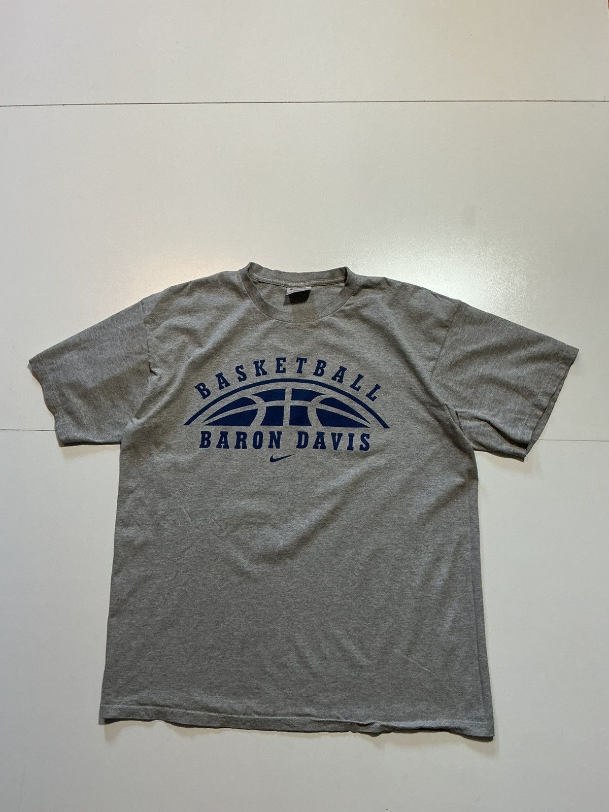 Nike Vintage Nike Basketball Baron Davis Center Swoosh T-Shirt Size US L / EU 52-54 / 3 - 2 Thumbnail