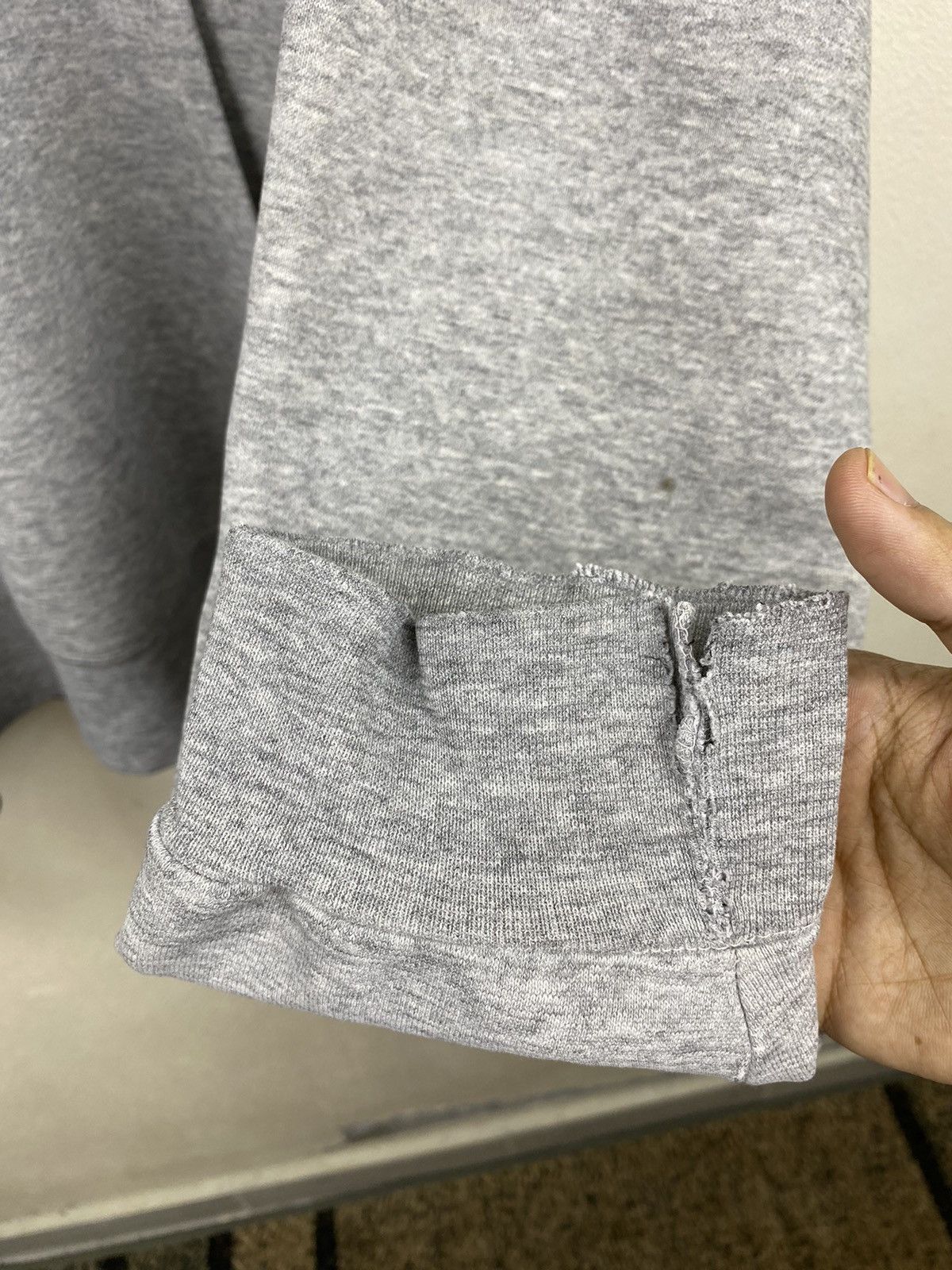 Nike Vintage 90s NIKE UNLV Center Swoosh Large Gray Hoodie Size US L / EU 52-54 / 3 - 10 Thumbnail