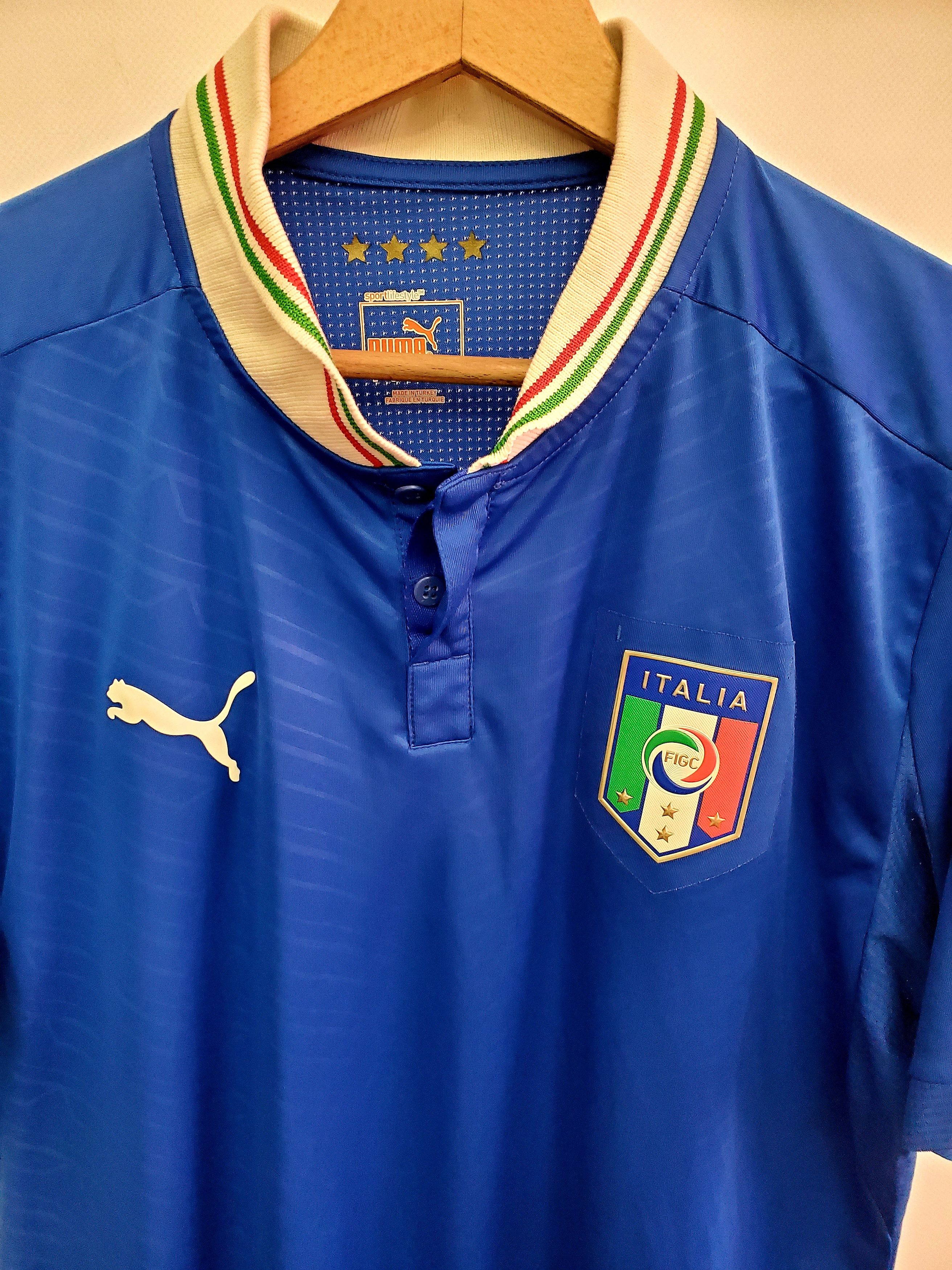 Puma Italy 2011 2012 Home soccer jersey ideal condition size L Size US L / EU 52-54 / 3 - 2 Thumbnail
