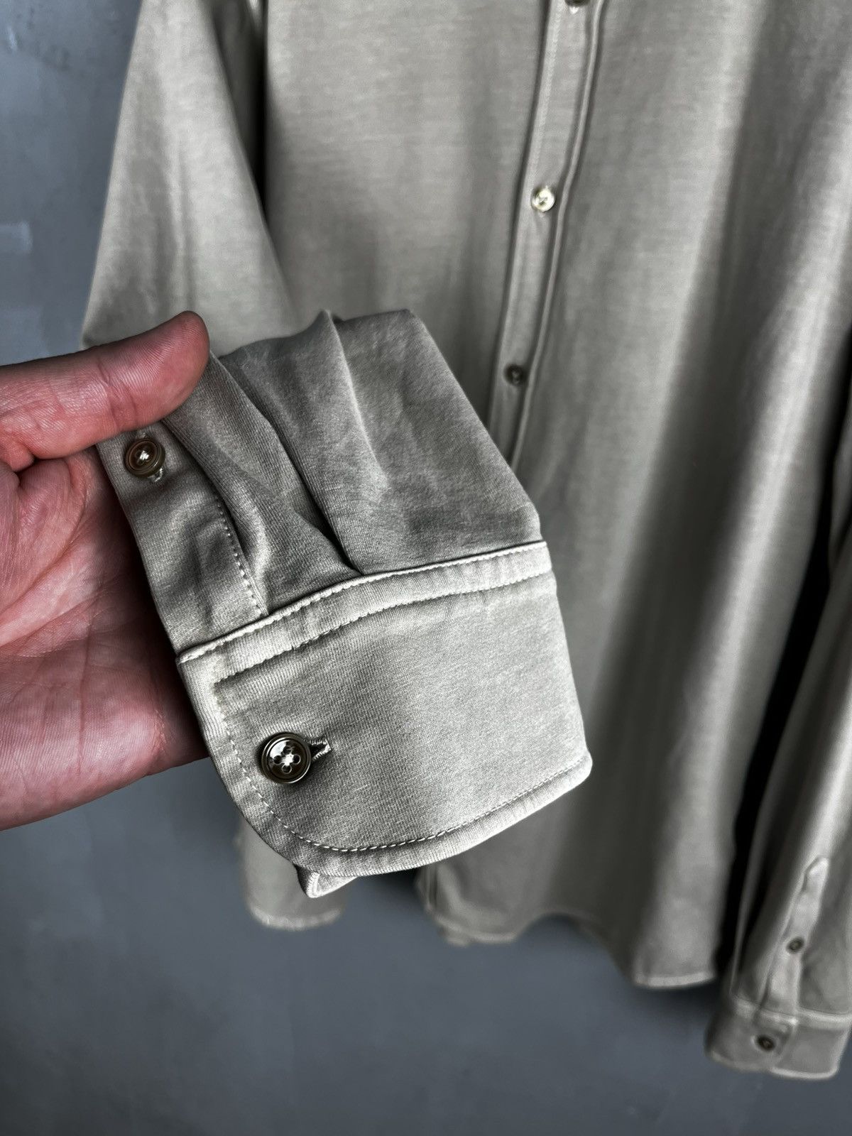 Circolo 1901 CIRCOLO 1901 MENS CLASSIC SOLID COTTON BLEND BUTTON SHIRT Size US XL / EU 56 / 4 - 4 Thumbnail