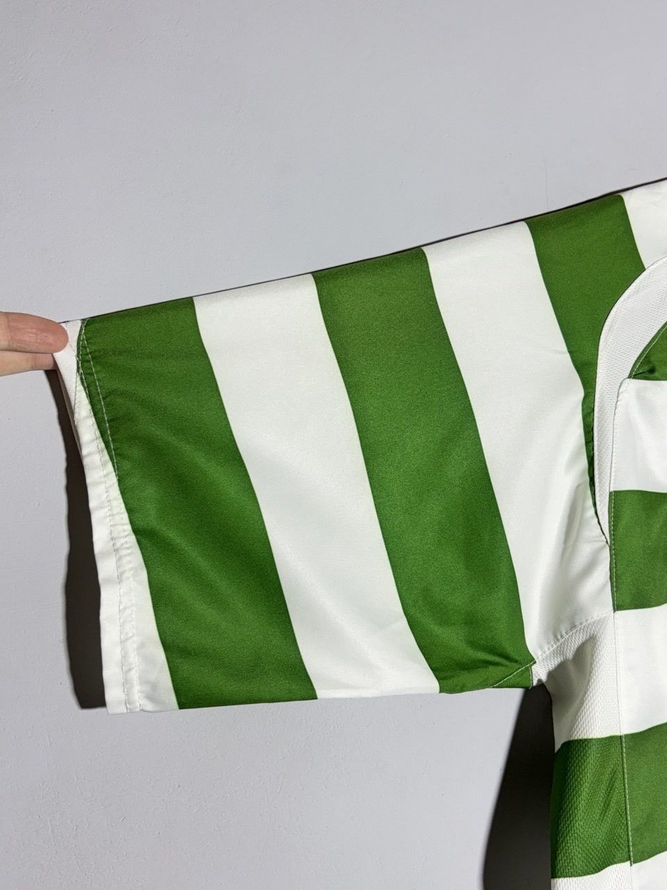 Nike 2009 Vintage Nike Celtic Soccer Jersey Carling Scottish Size US XL / EU 56 / 4 - 10 Thumbnail