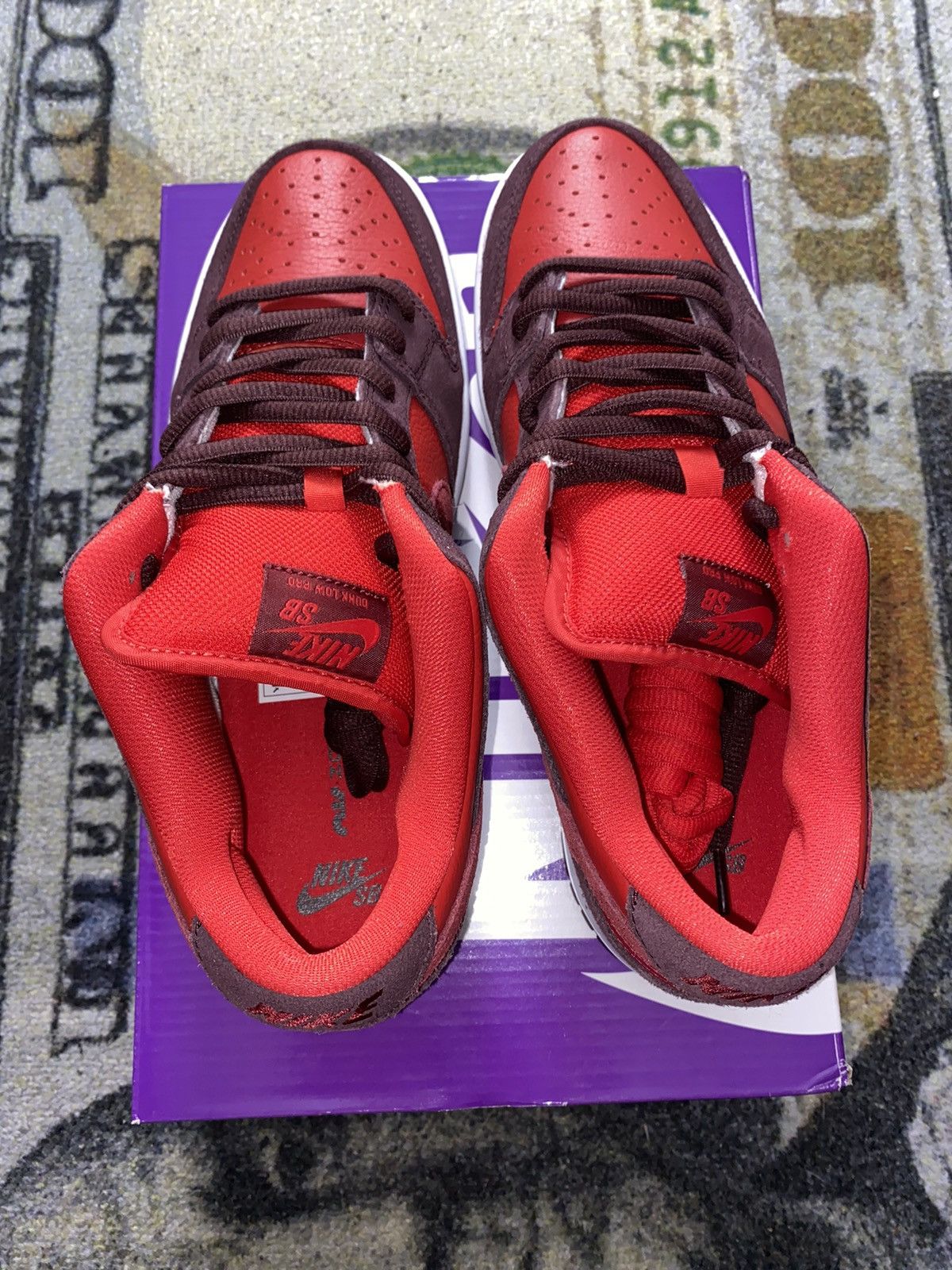 Jordan Brand × Nike Nike SB Dunk Low Cherry Size US 10 / EU 43 - 5 Thumbnail